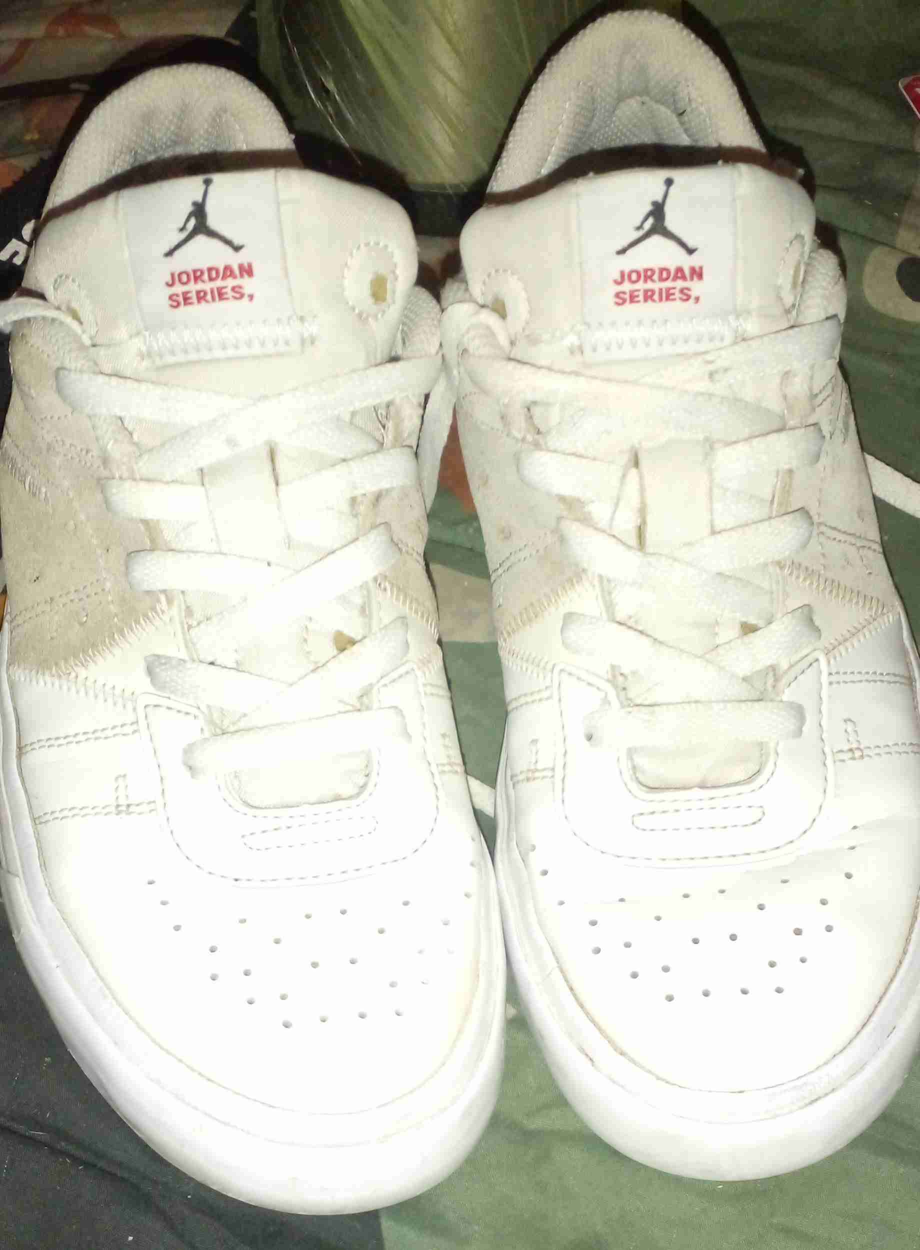 Zapatillas blancas Jordan Series - miniatura 1