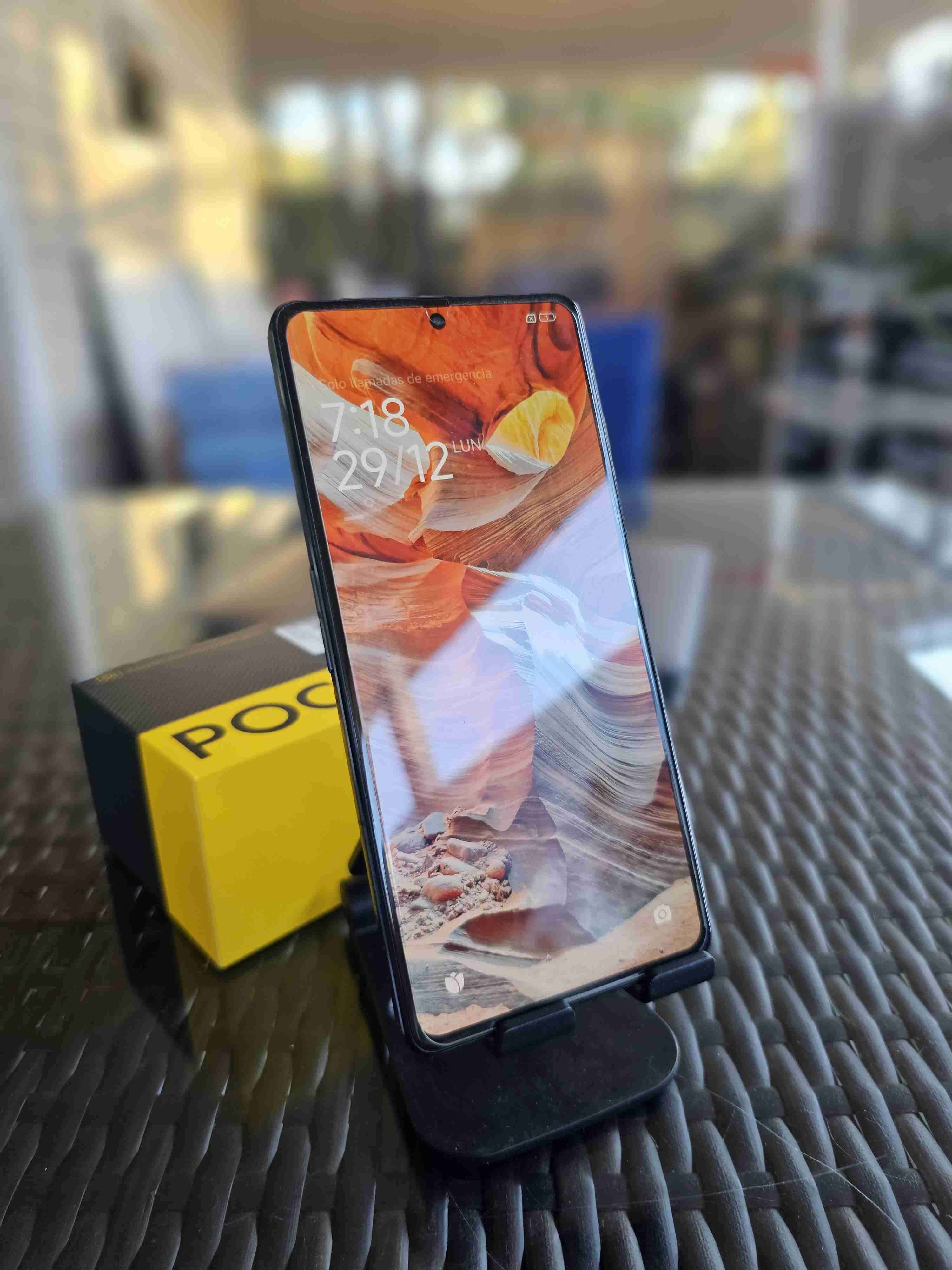 Xiaomi POCO F4 GT 5G 128 GB Gamer - miniatura 2