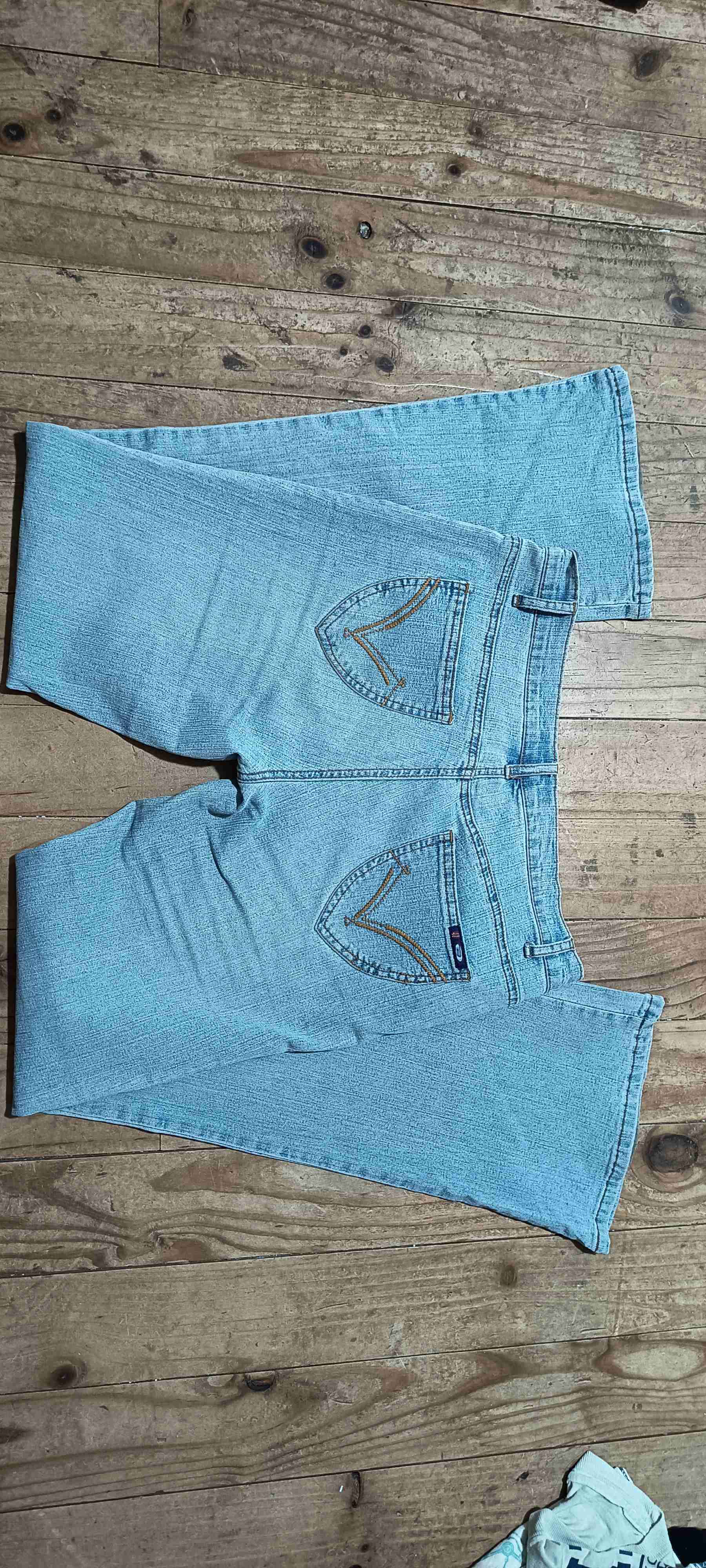 Jeans flare tiro medio - miniatura 2