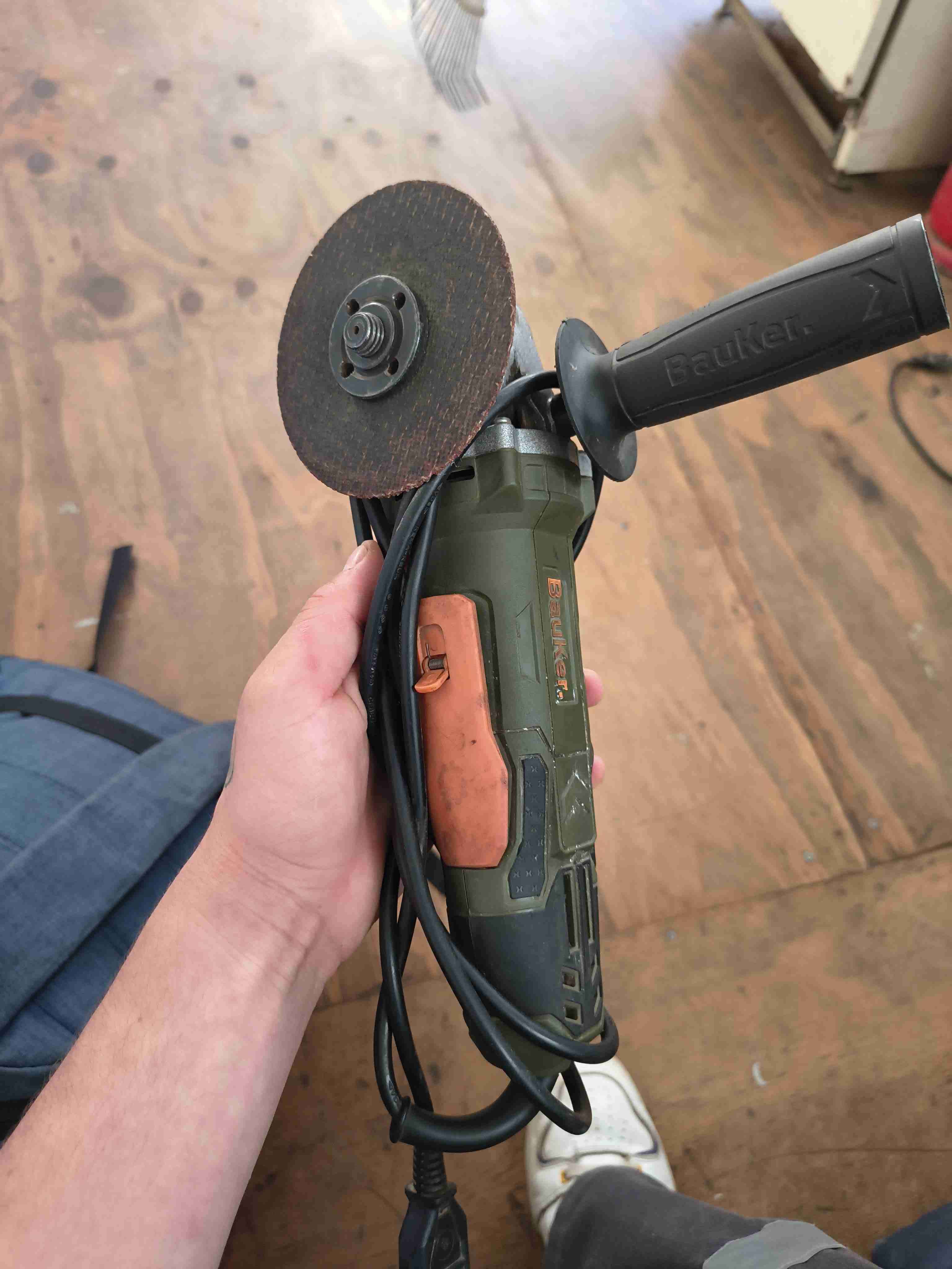 Amoladora angular electrica - miniatura 3