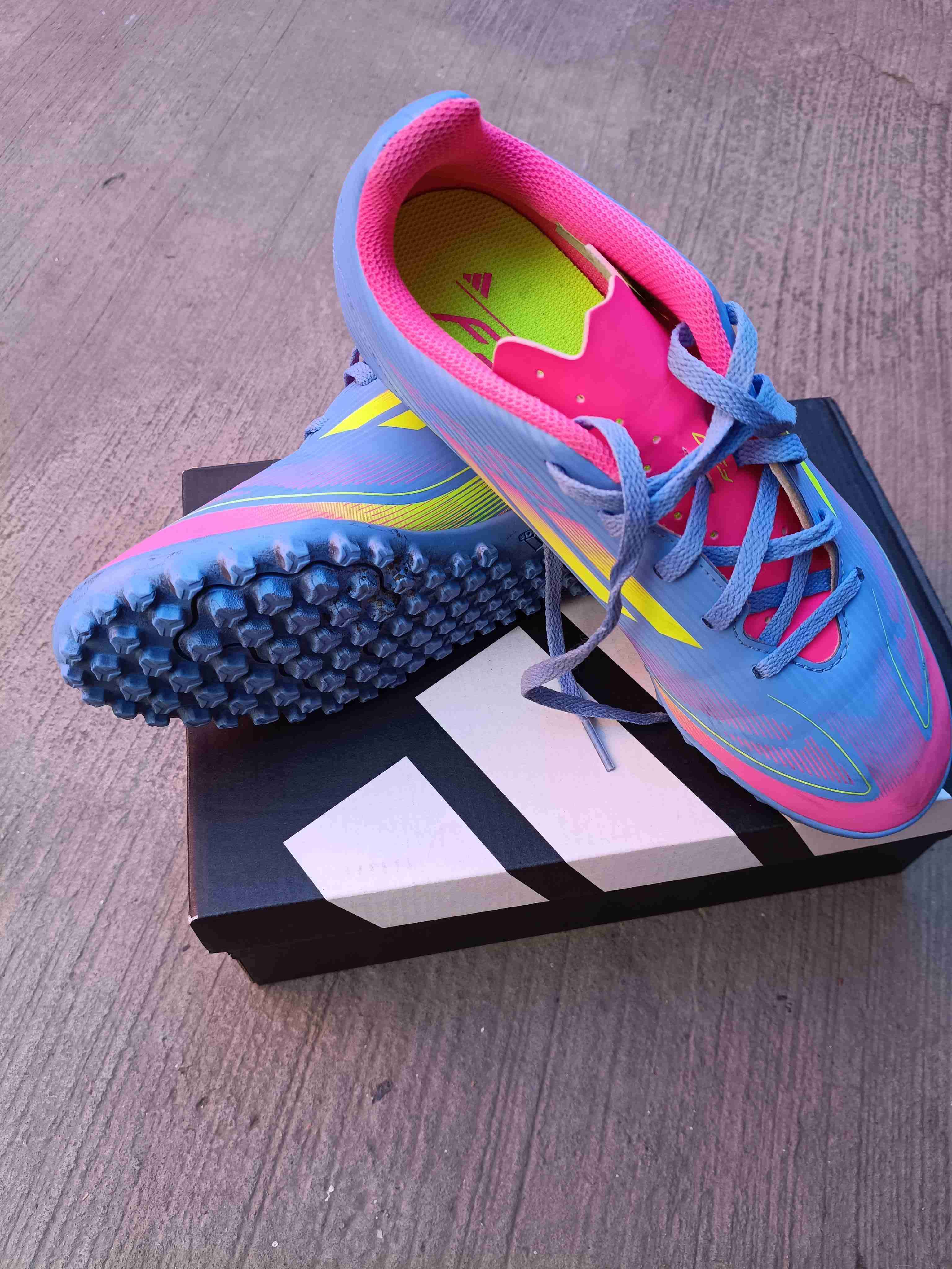 Zapatillas deportivas coloridas - miniatura 1