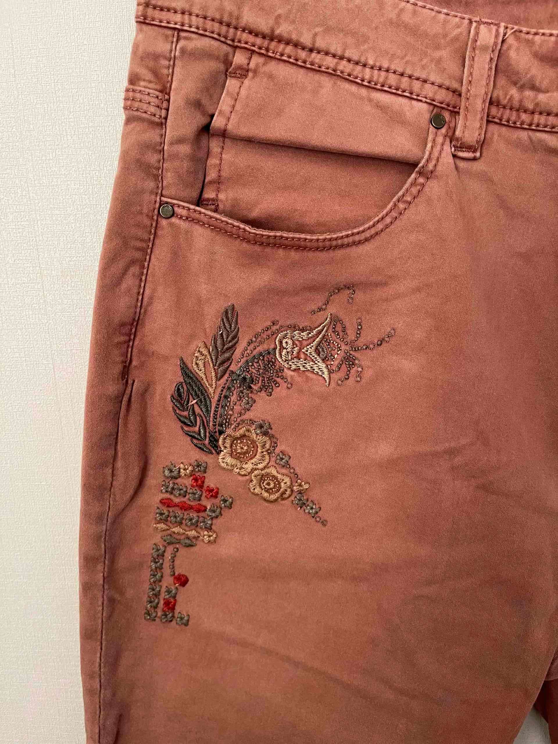 Pantalones rosados bordados mujer - miniatura 3