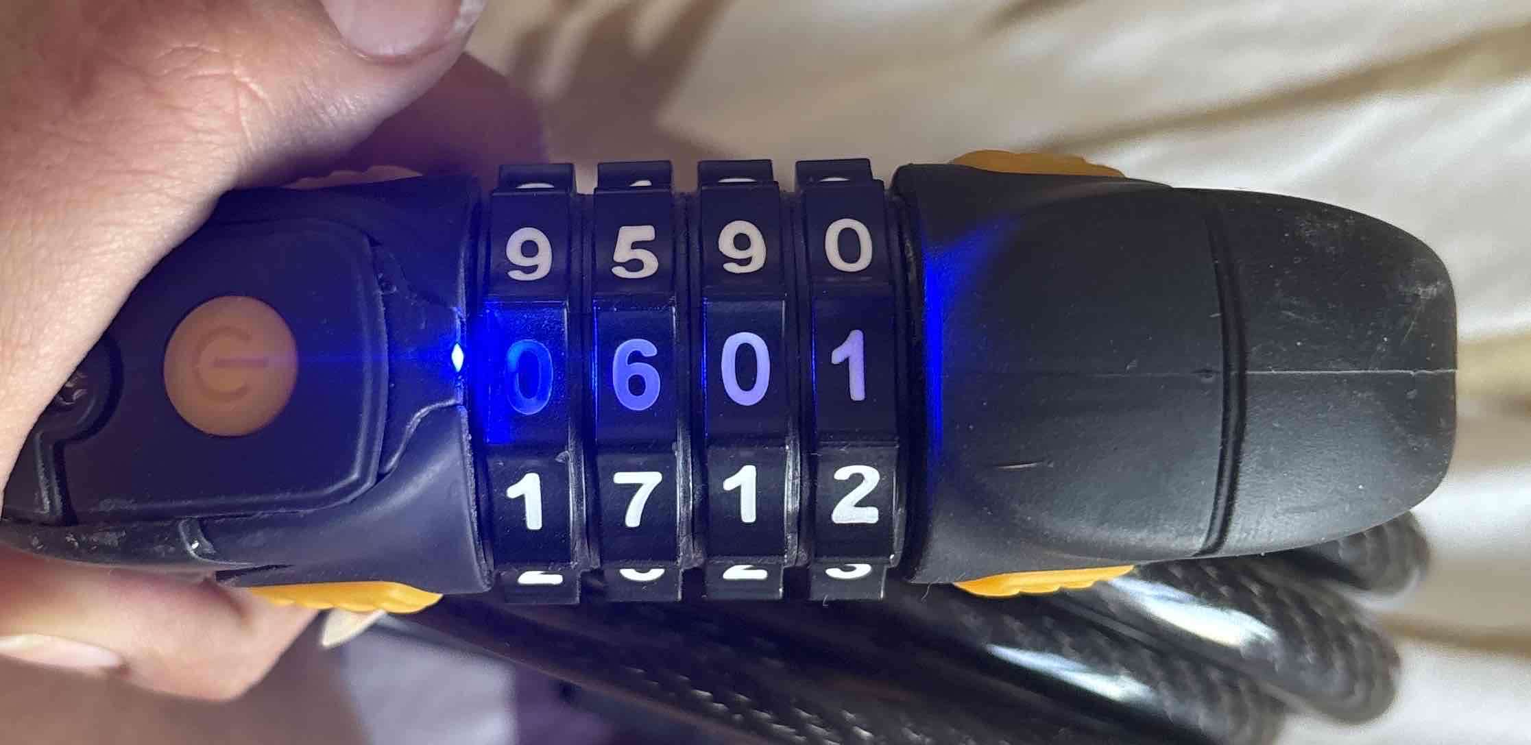 Candado de cable con combinación - miniatura 1