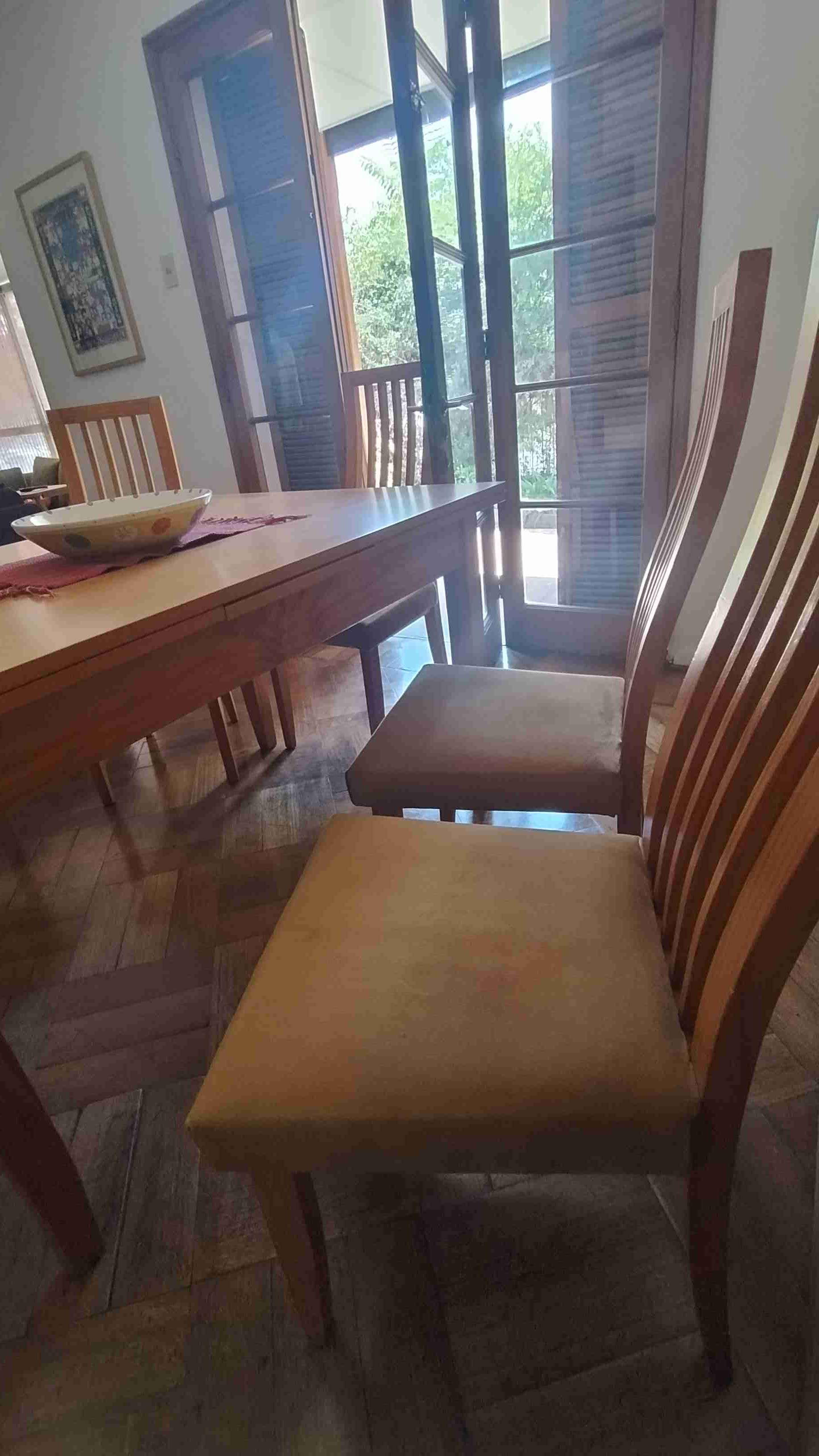 Mesa comedor de madera con 6 sillas - miniatura 2