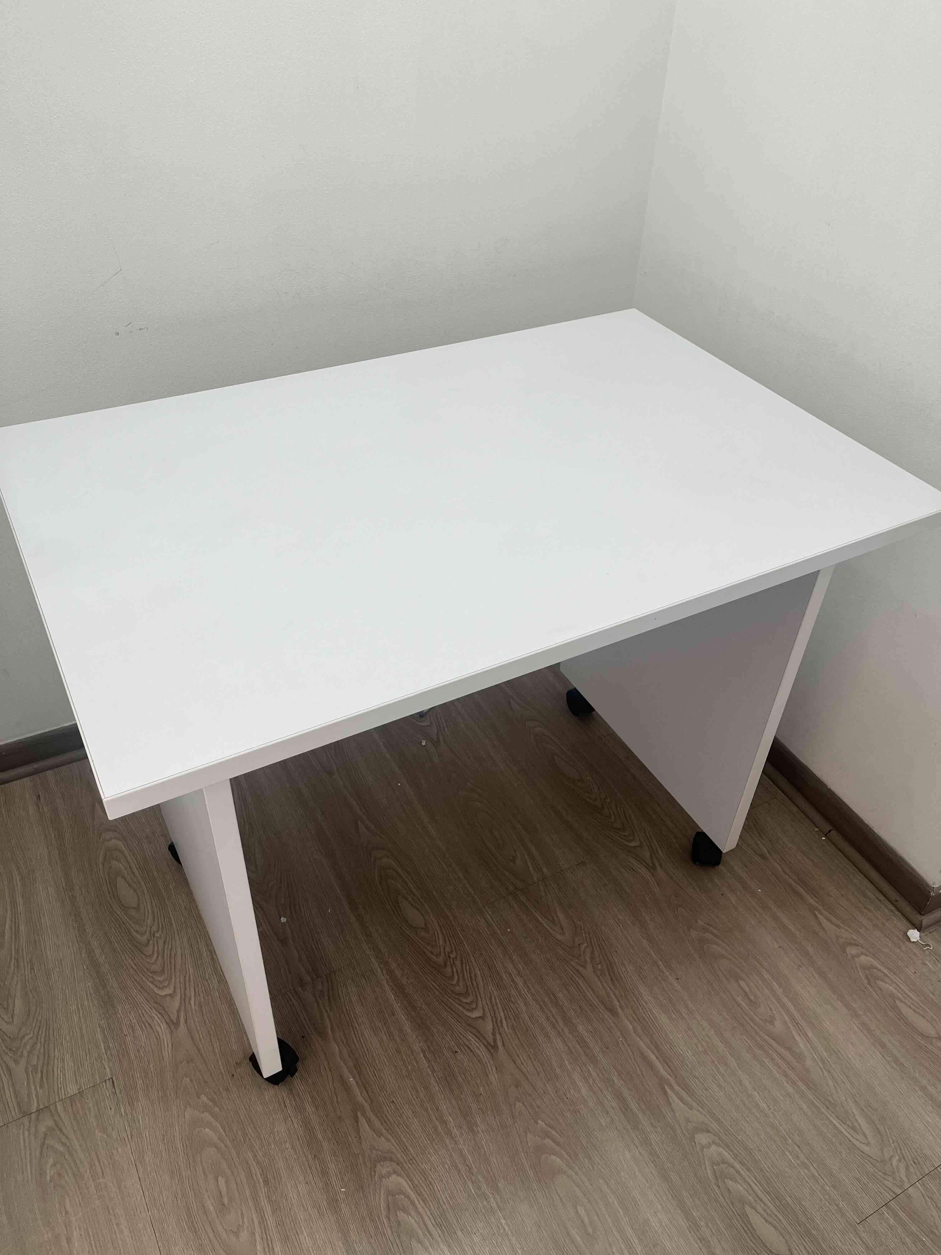 Escritorio blanco moderno - miniatura 1