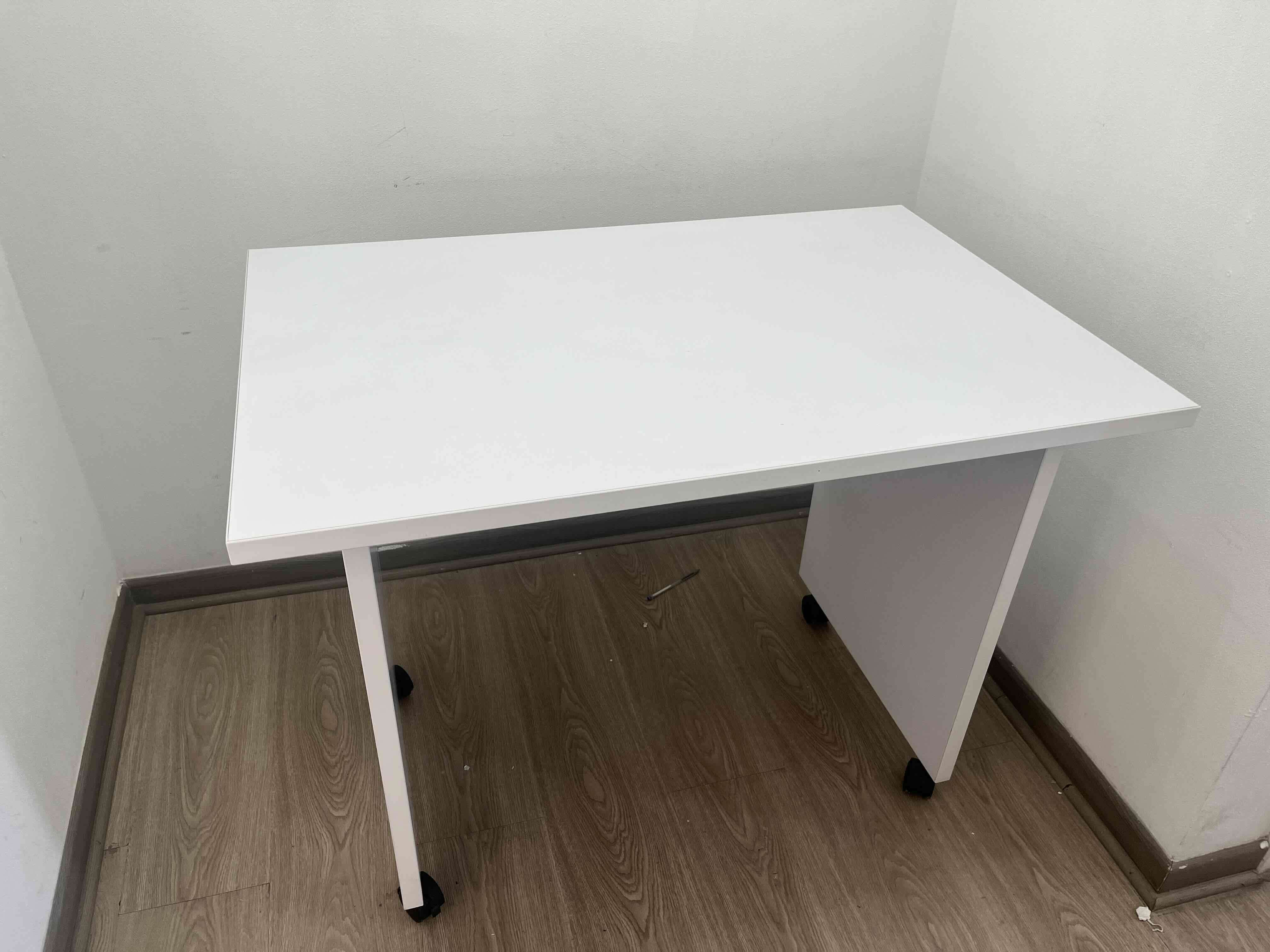 Escritorio blanco moderno - miniatura 2