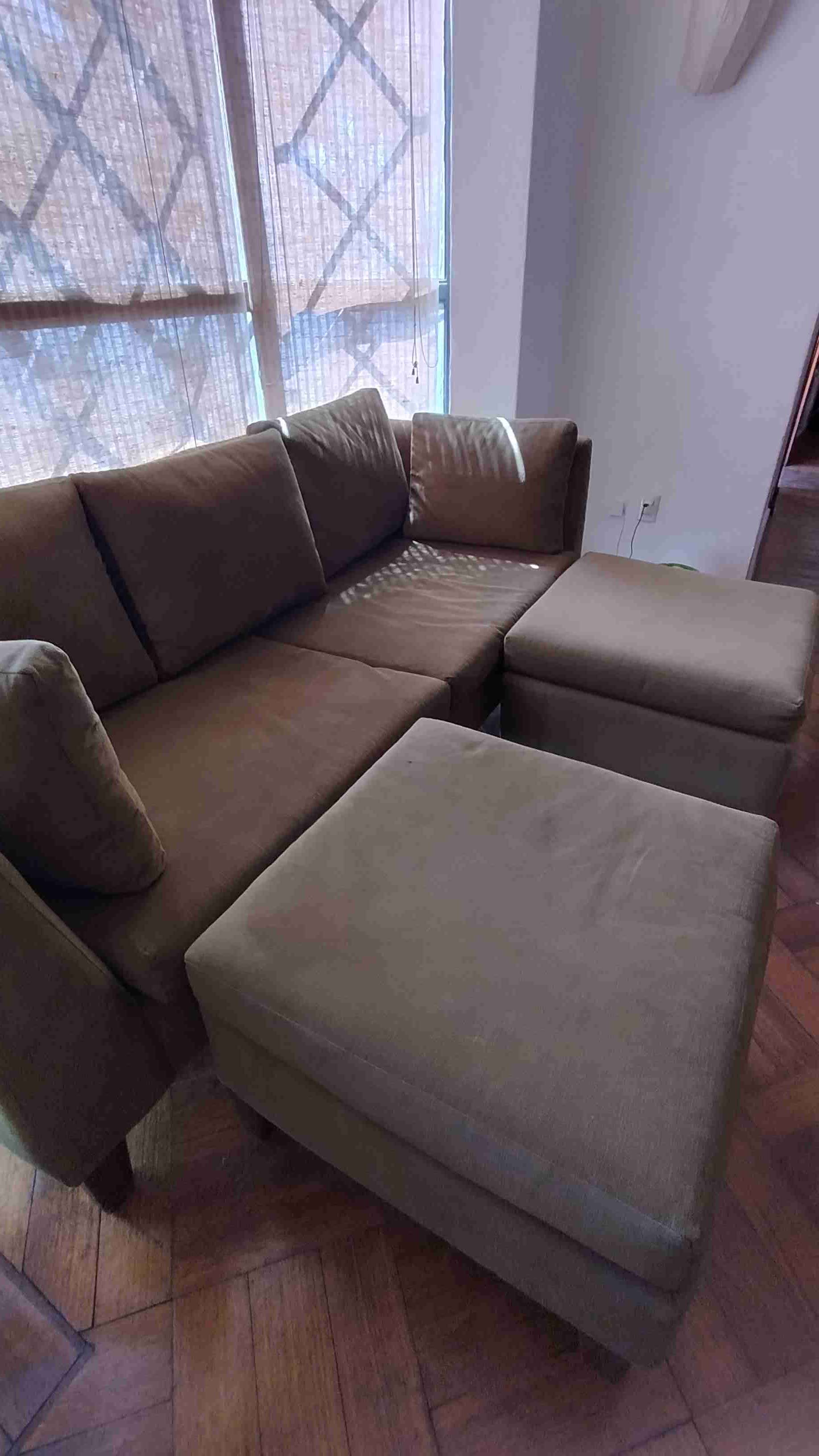 Juego de sofá y 2 puf grandes color verde musgo - miniatura 2