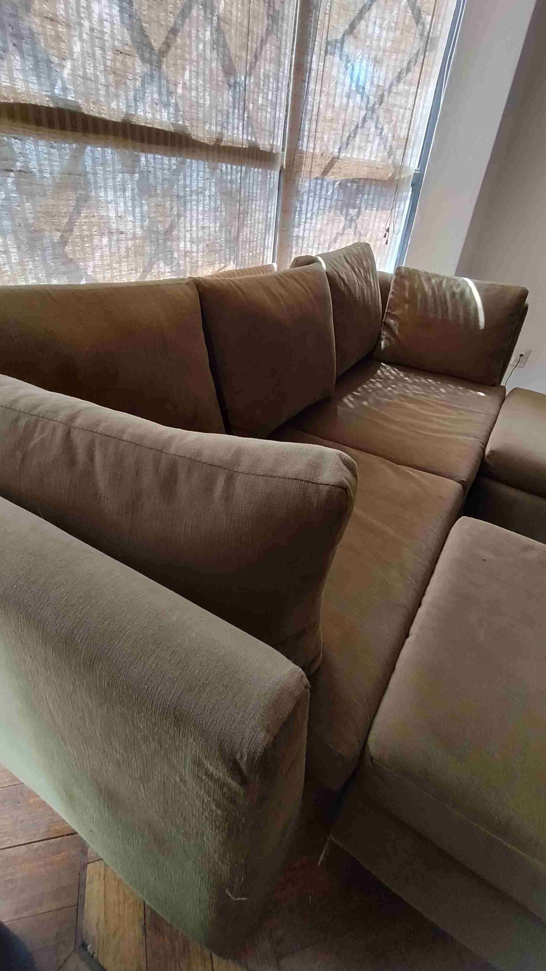 Juego de sofá y 2 puf grandes color verde musgo - miniatura 4