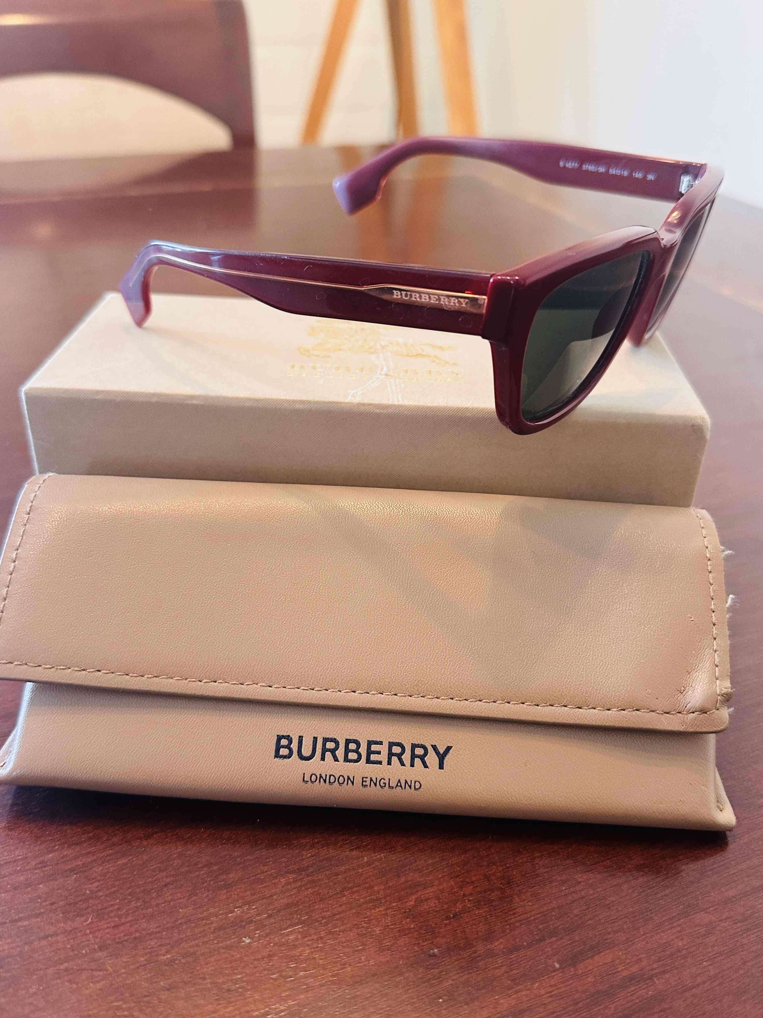 Gafas de sol Burberry rojas - miniatura 3