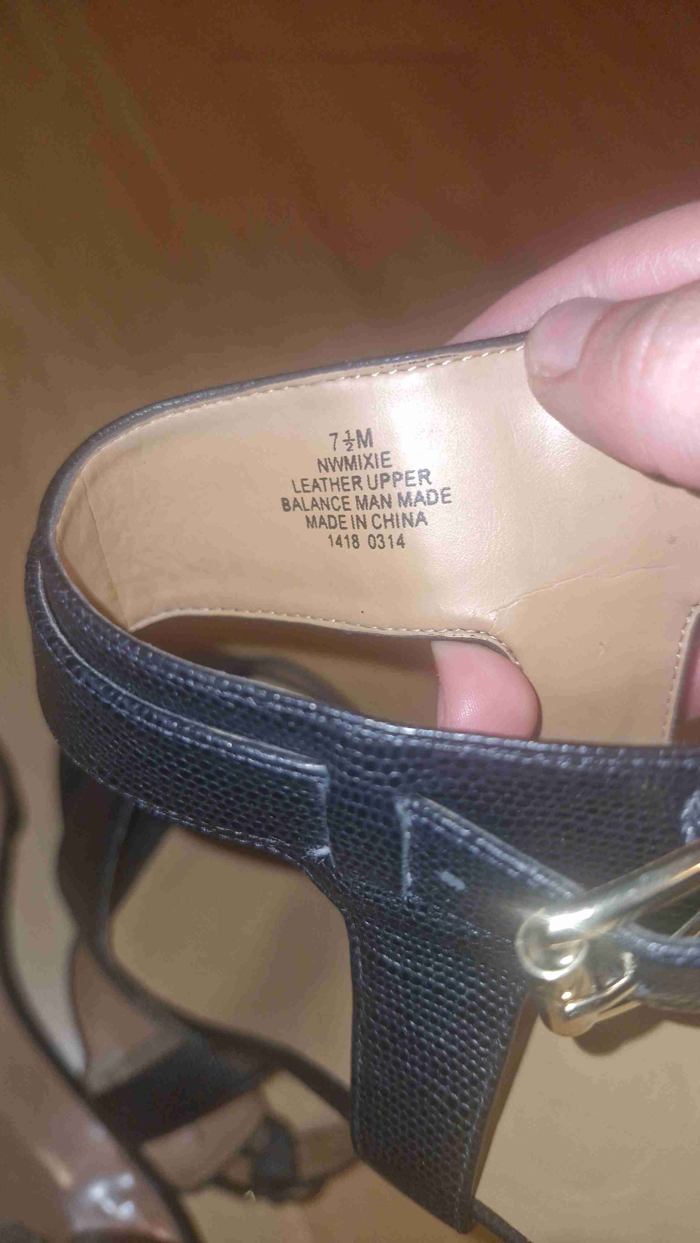 Zapatos de tacón negros elegantes - miniatura 4