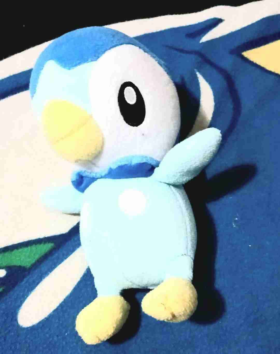 Peluche pingüino azul