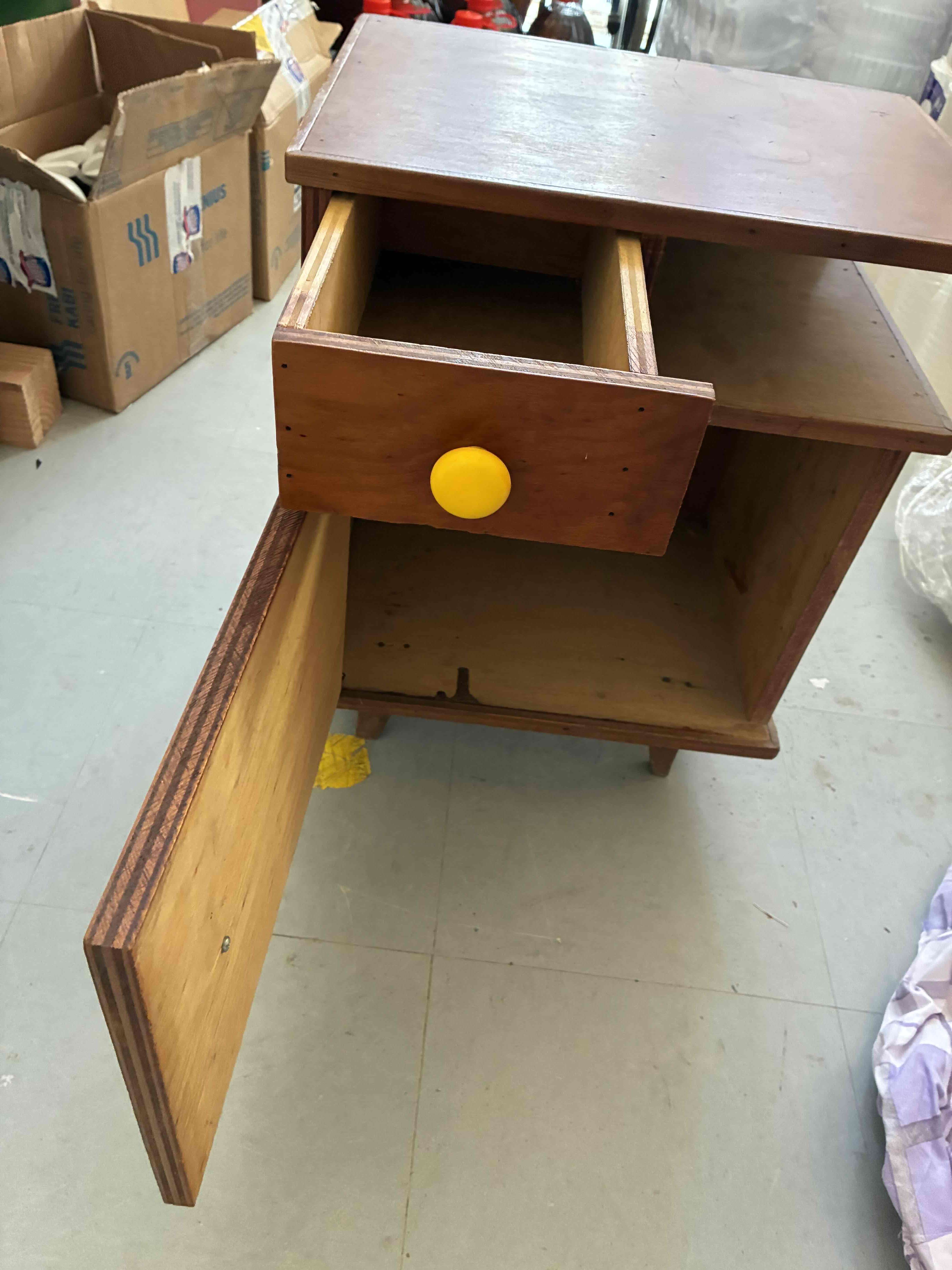 Mueble de madera vintage - miniatura 2