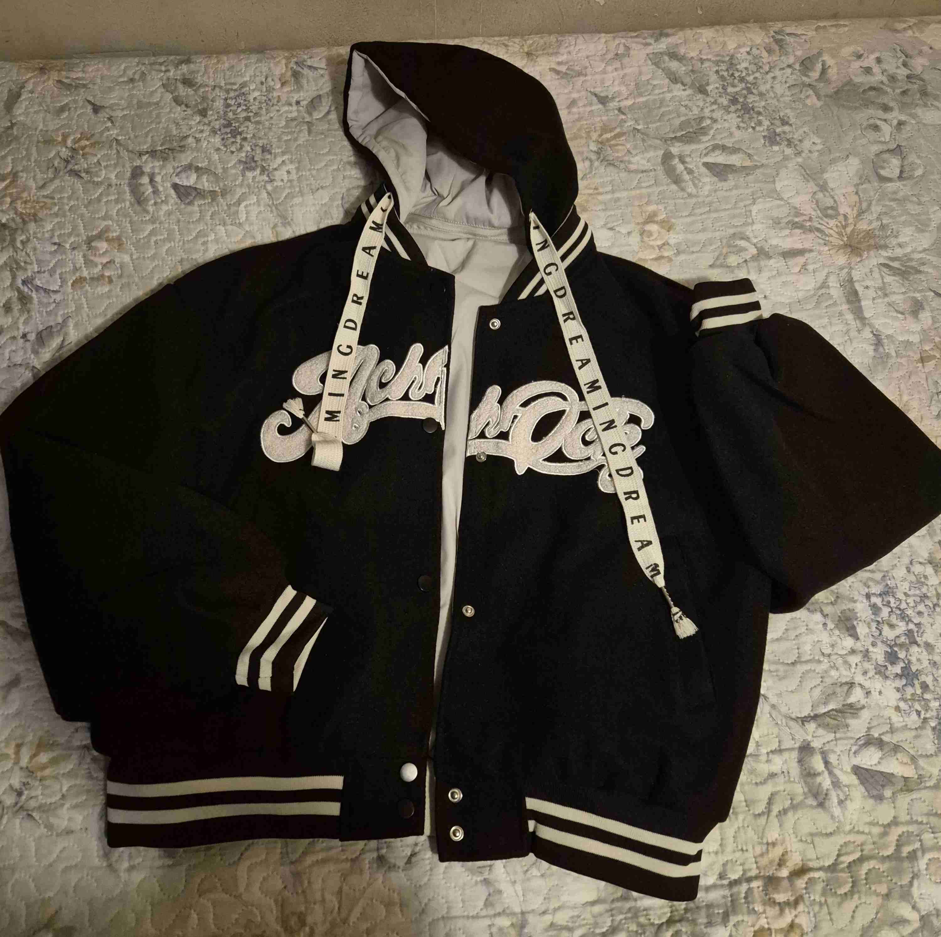 Chaqueta mujer reversible bomber negra con capucha - miniatura 2