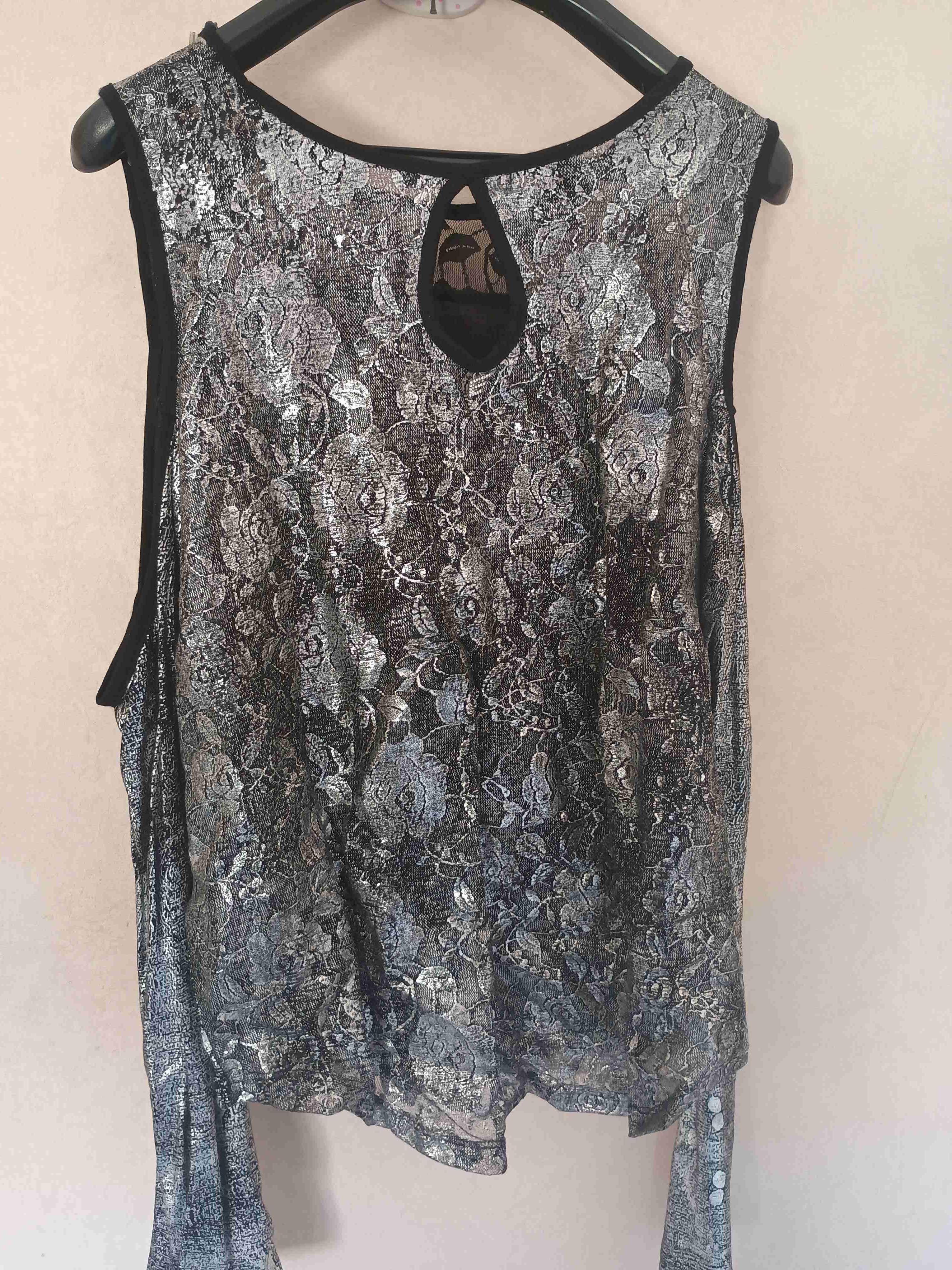 Blusa plateada - miniatura 2