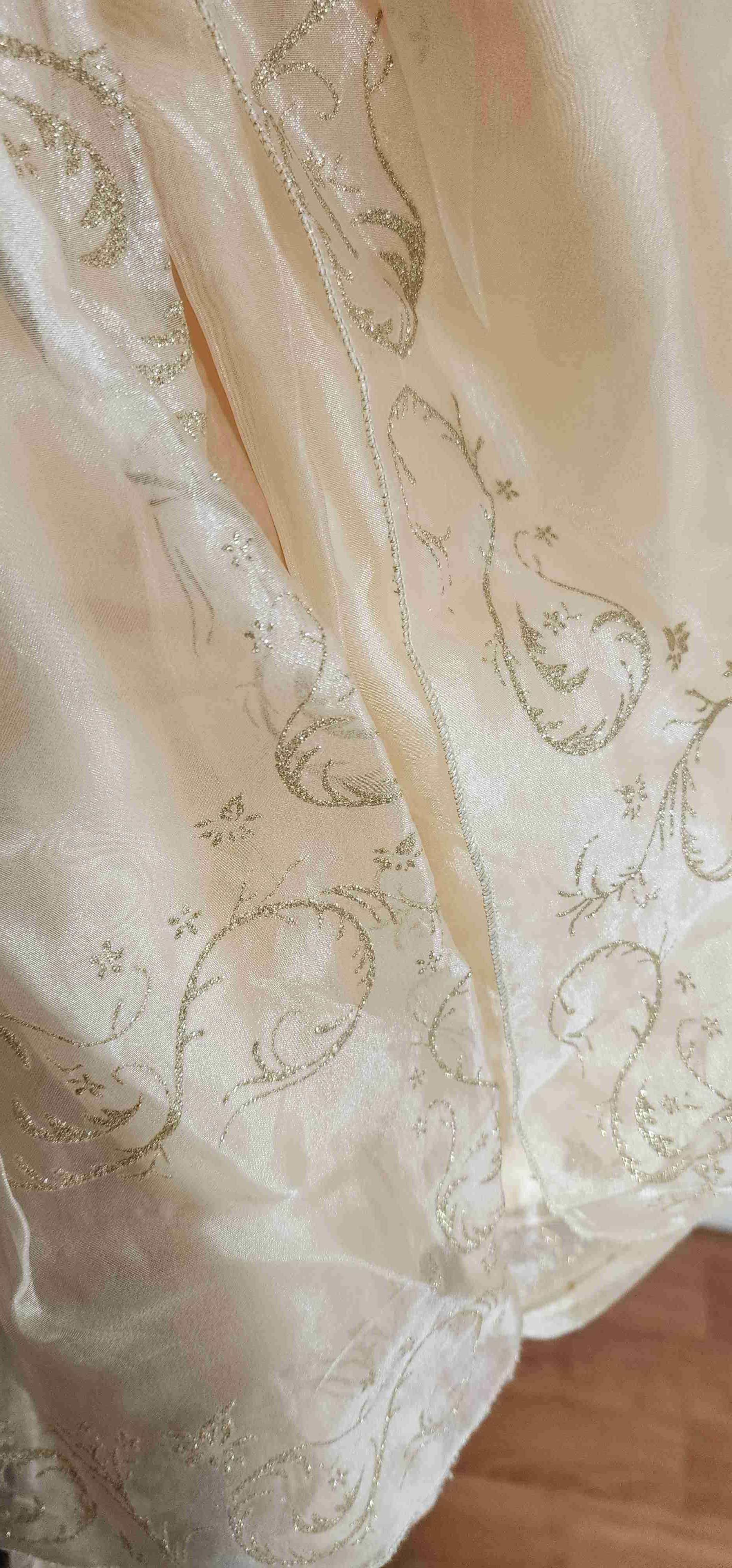 Vestido infantil de princesa dorado - miniatura 4