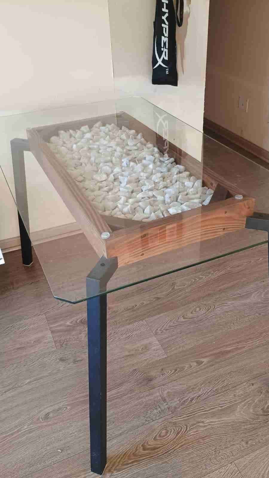 Mesa de centro con vidrio y cuarzo - miniatura 1