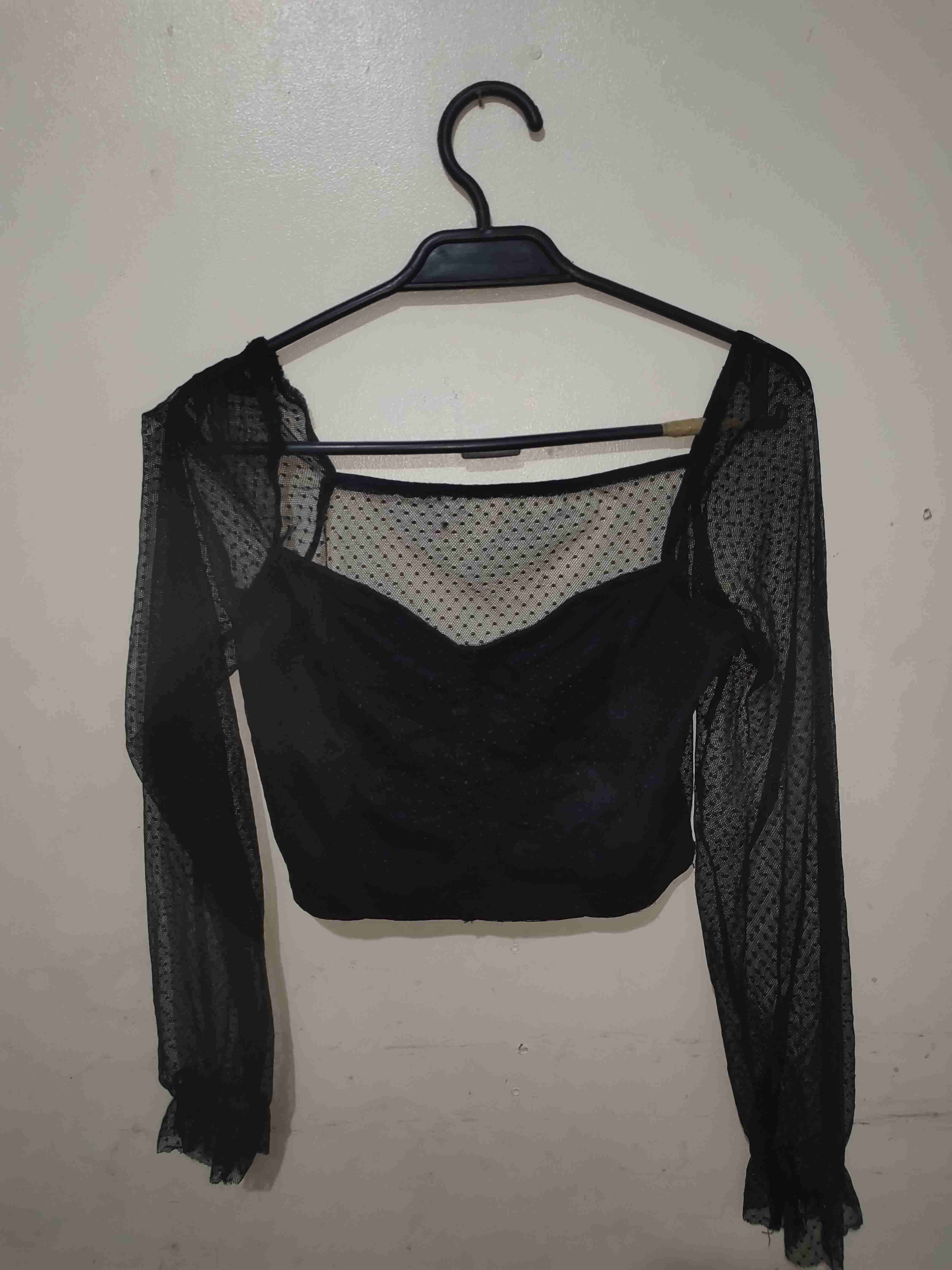 Polera negra con transparencias - miniatura 1