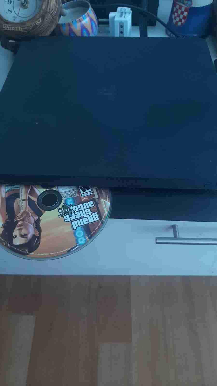 Ps4 slim - miniatura 3