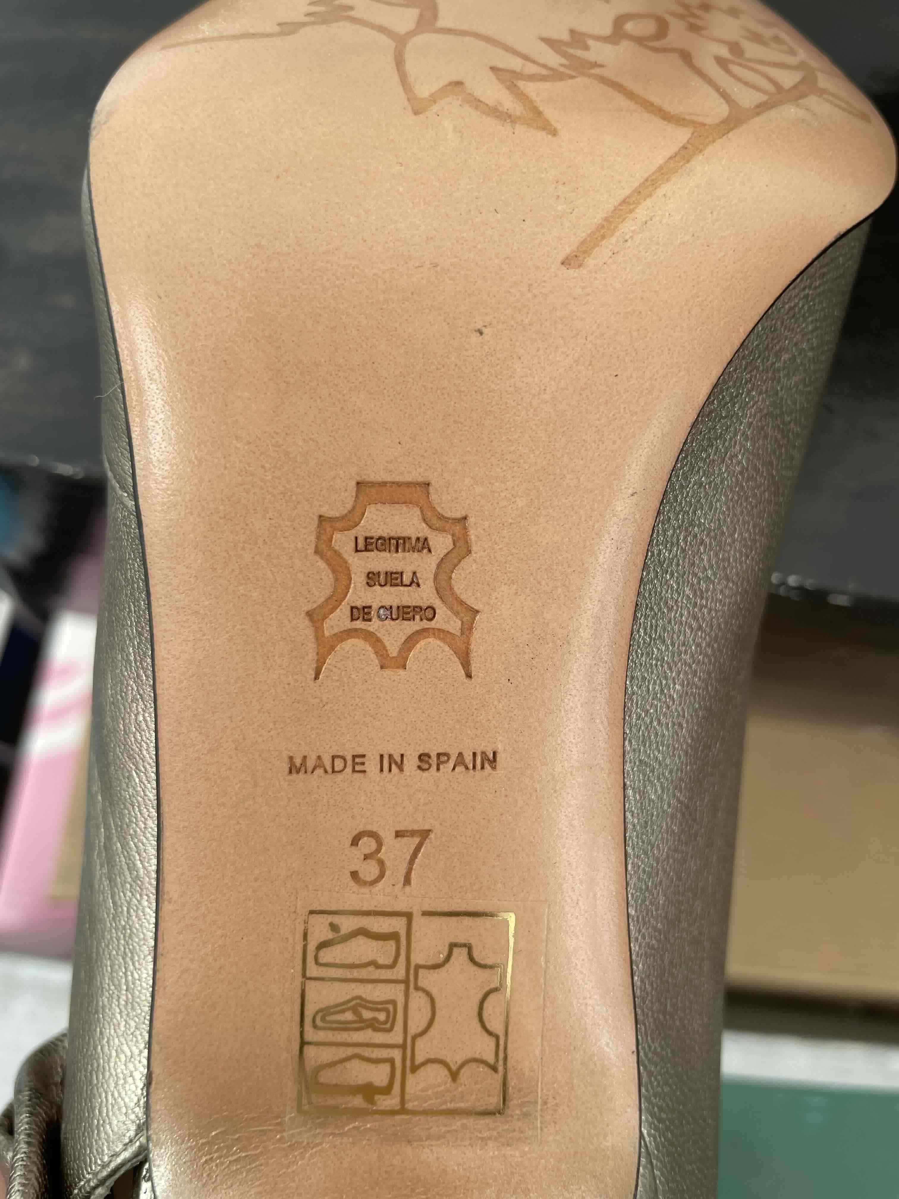 Zapatos de tacón dorados Doriani - miniatura 2