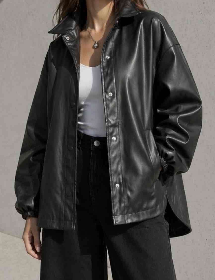 Chaqueta/sobrecamisa bomber negra de ecocuero - miniatura 1