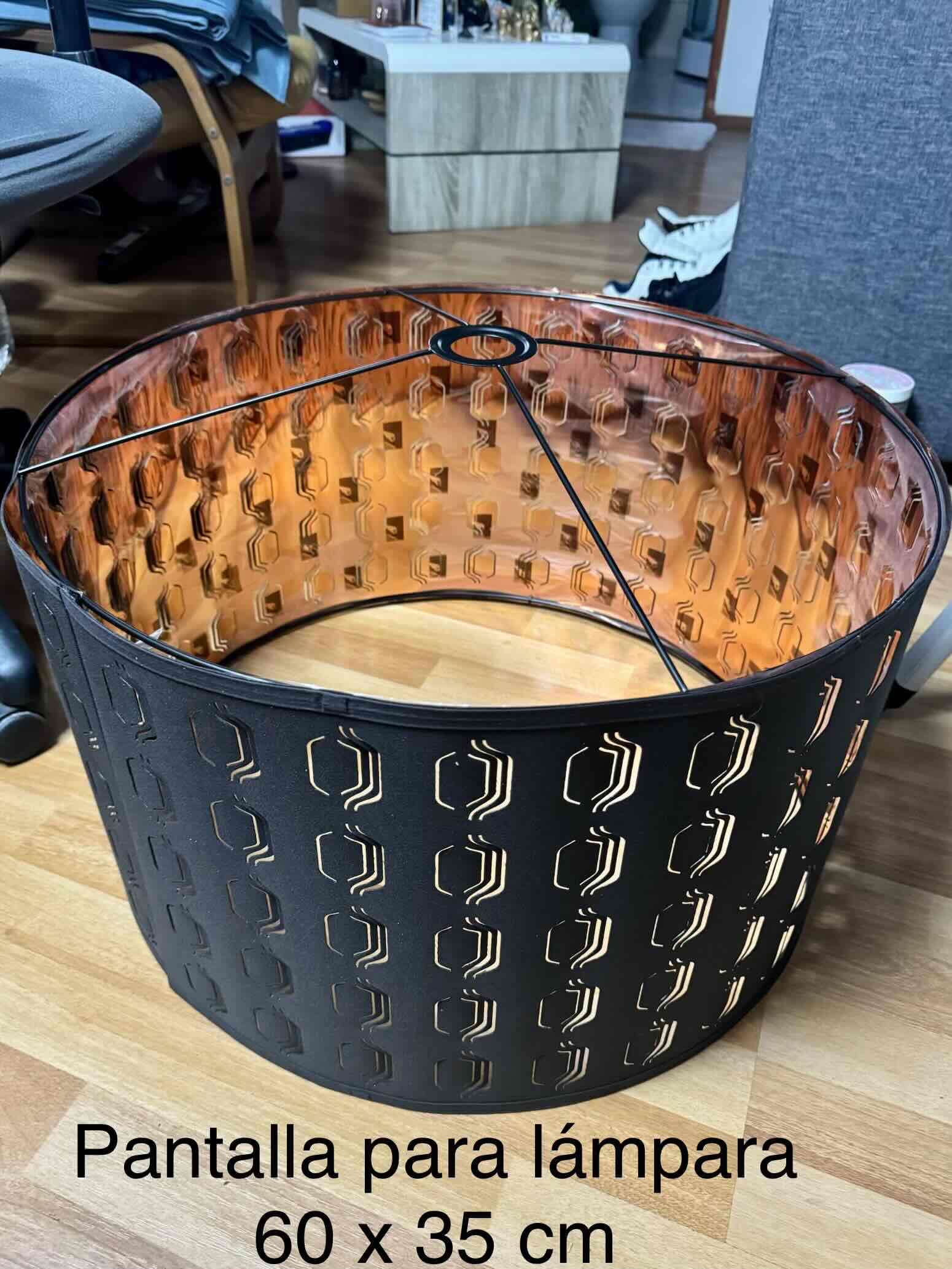 Pantalla de lámpara negra decorativa - miniatura 2