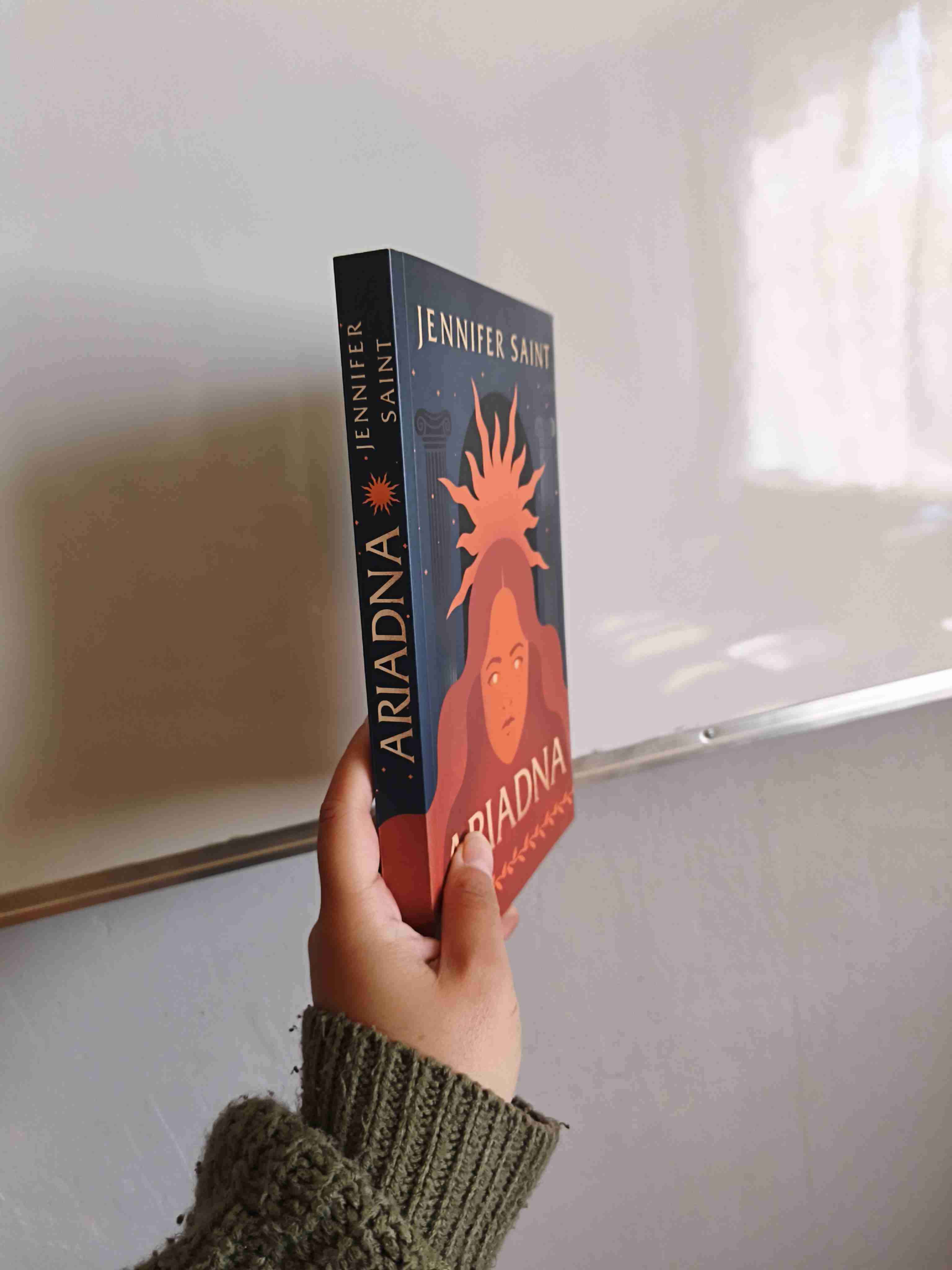 Libro 'Ariadna' por Jennifer Saint - miniatura 3