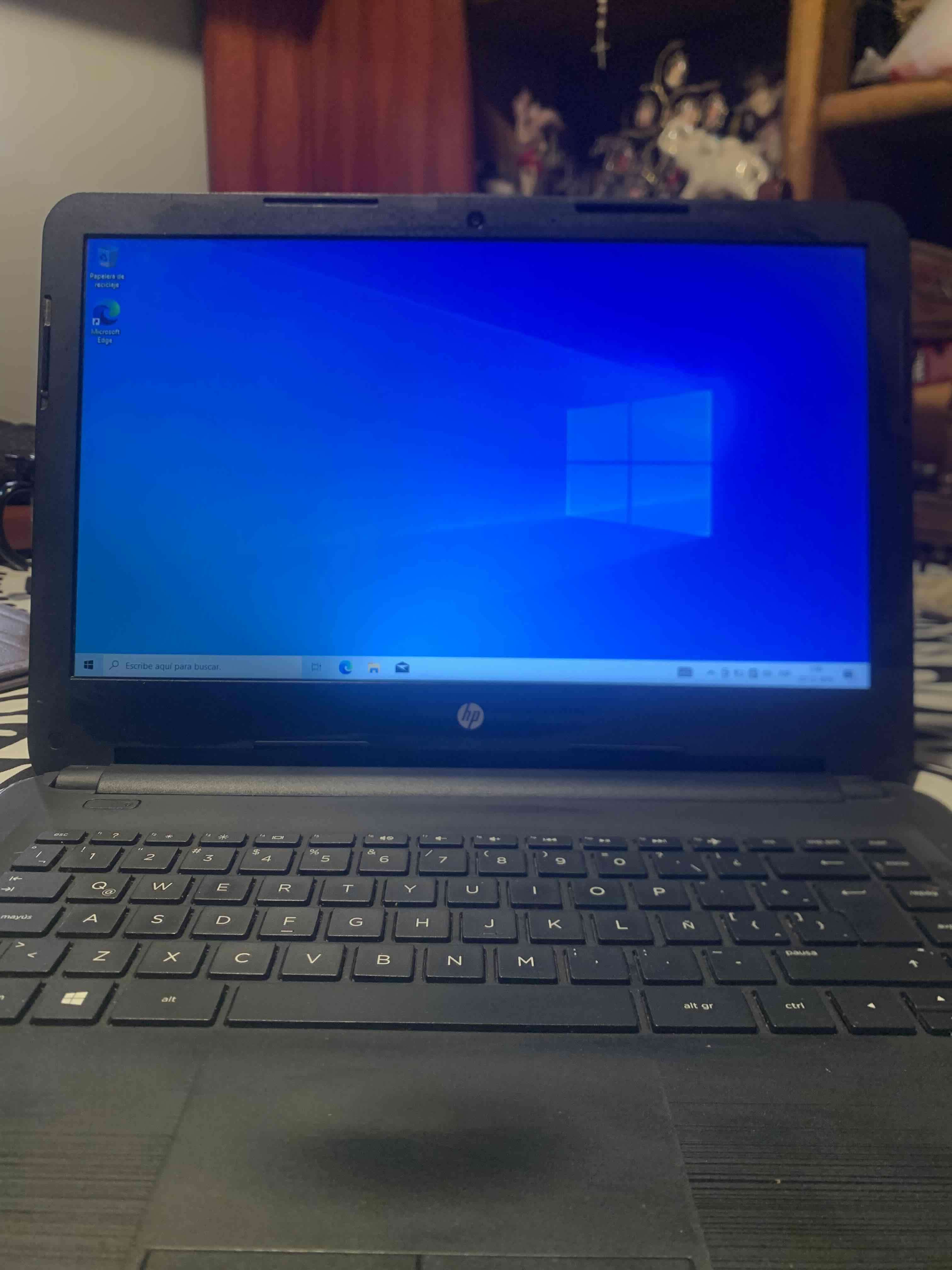 Notebook HP en buen estado - miniatura 2