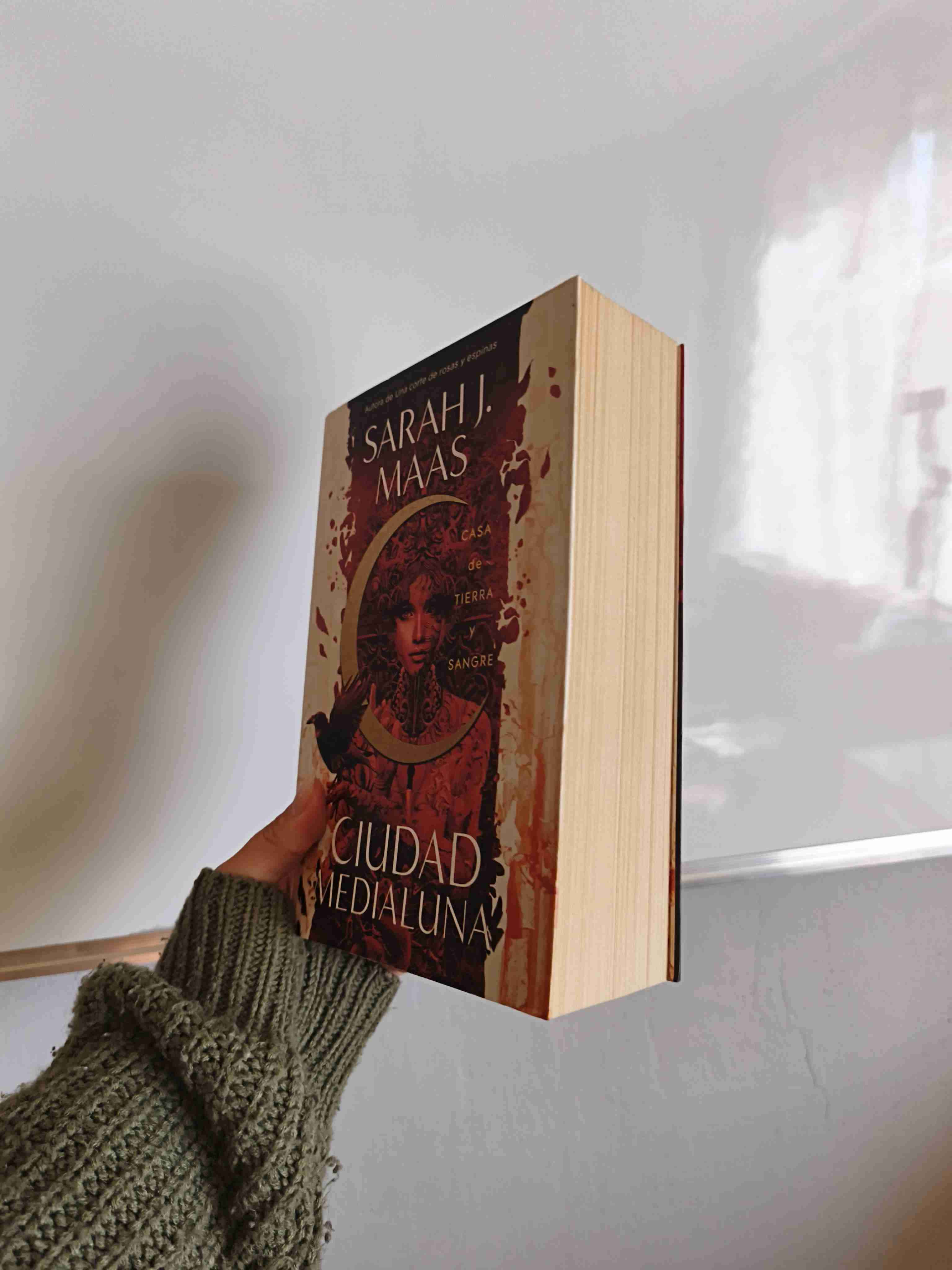 Libro 'Ciudad Medialuna' de Sarah J. Maas - miniatura 2