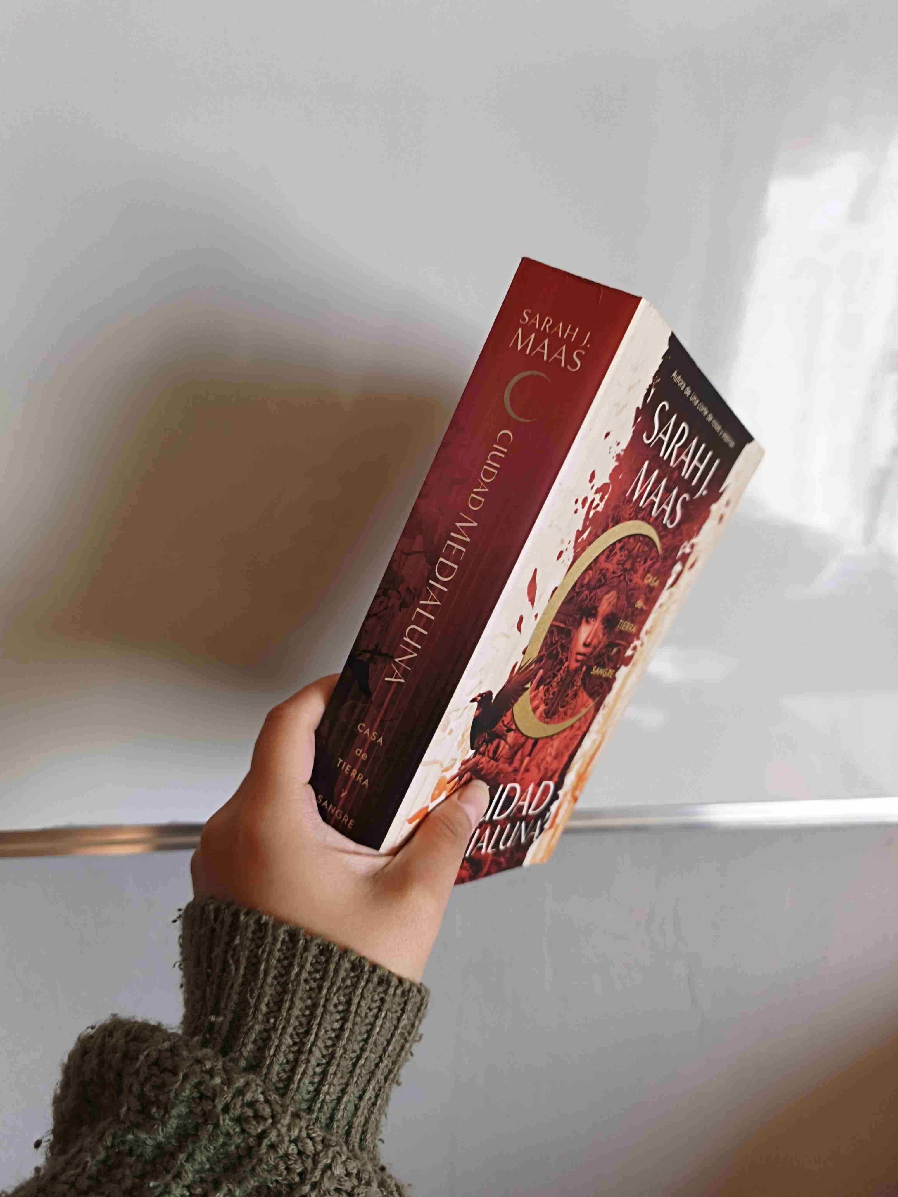 Libro 'Ciudad Medialuna' de Sarah J. Maas - miniatura 3