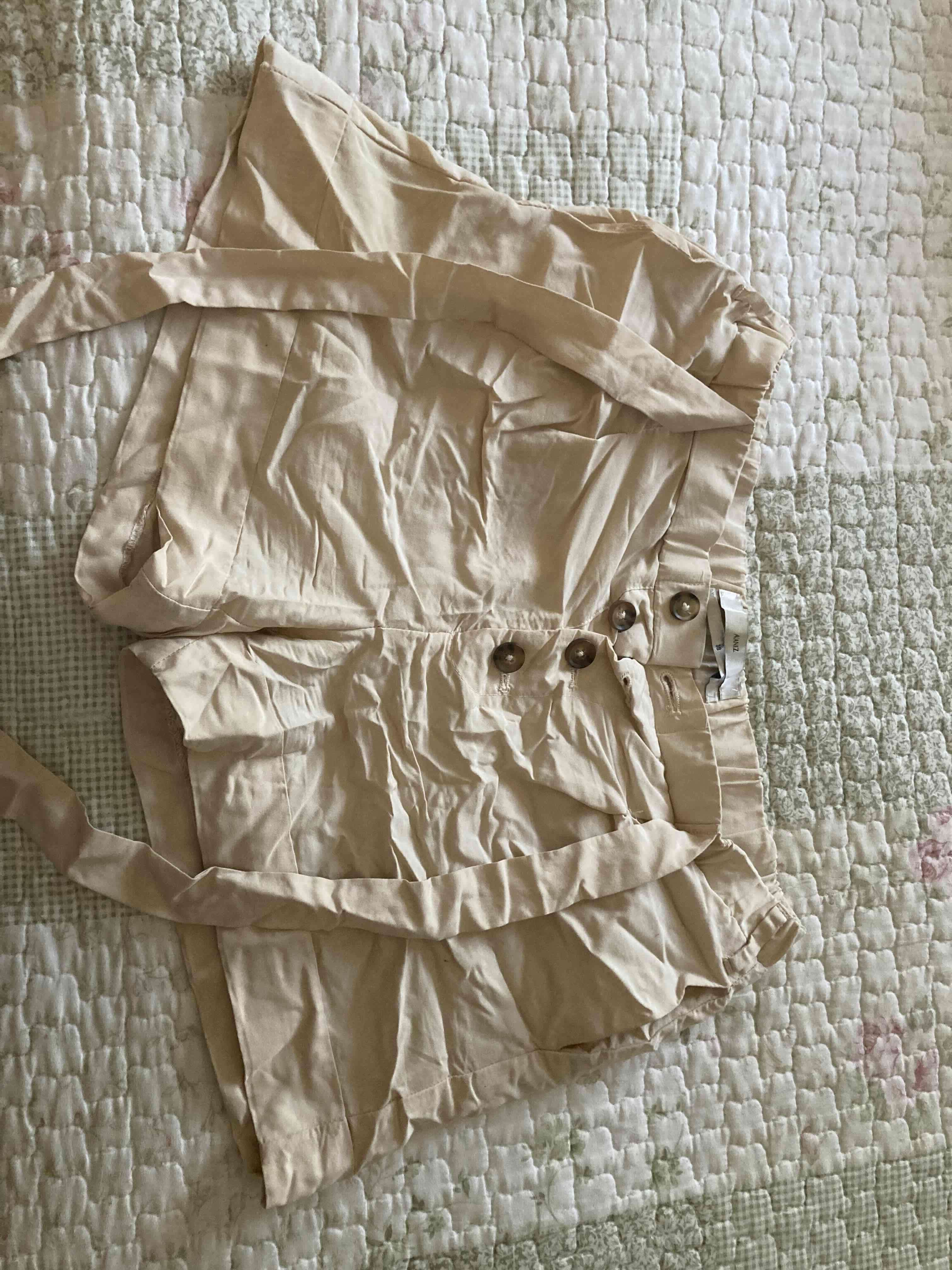 Short beige con cinta - miniatura 1