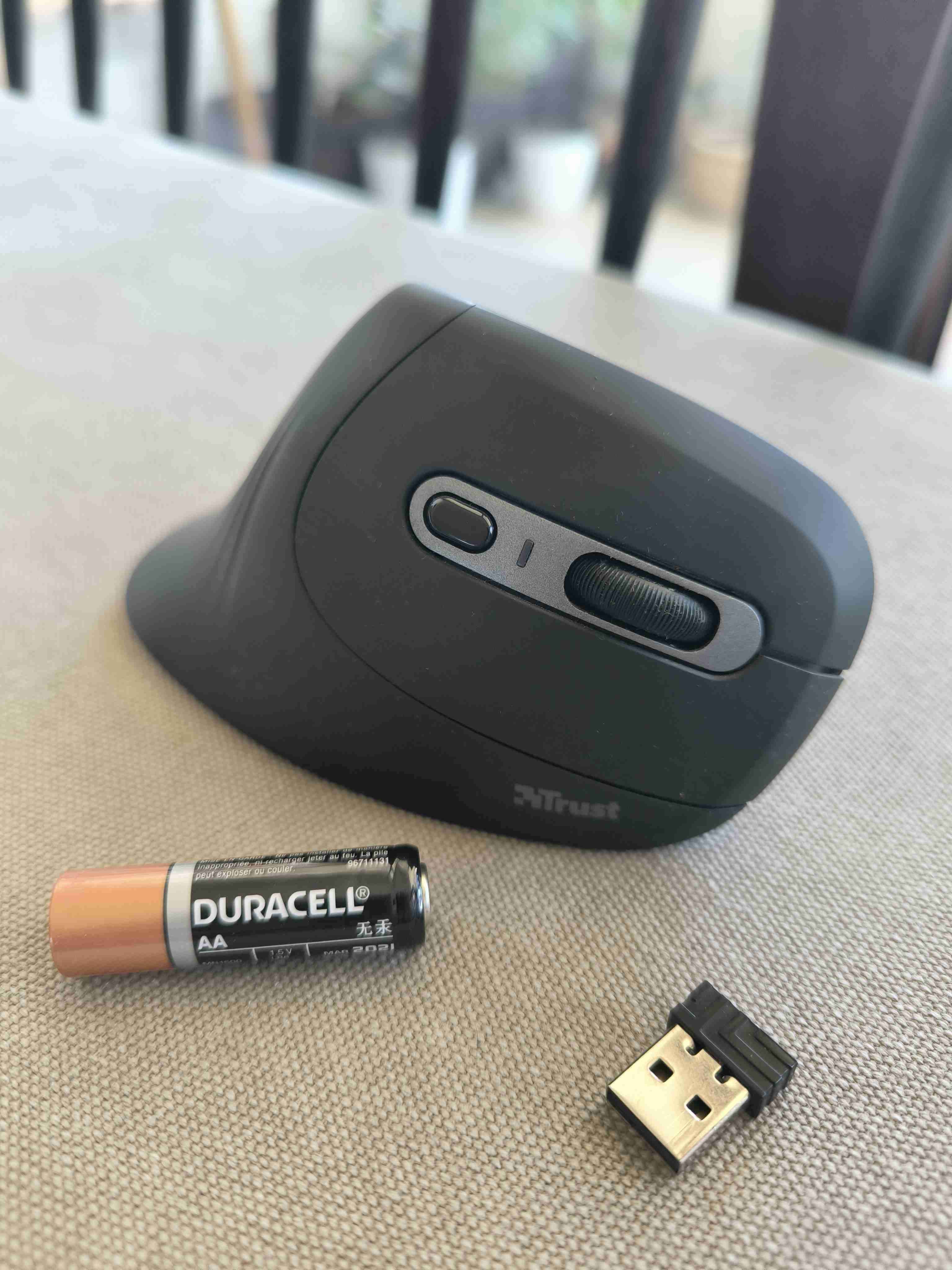 Mouse inalámbrico Trust Ergonómico - miniatura 1