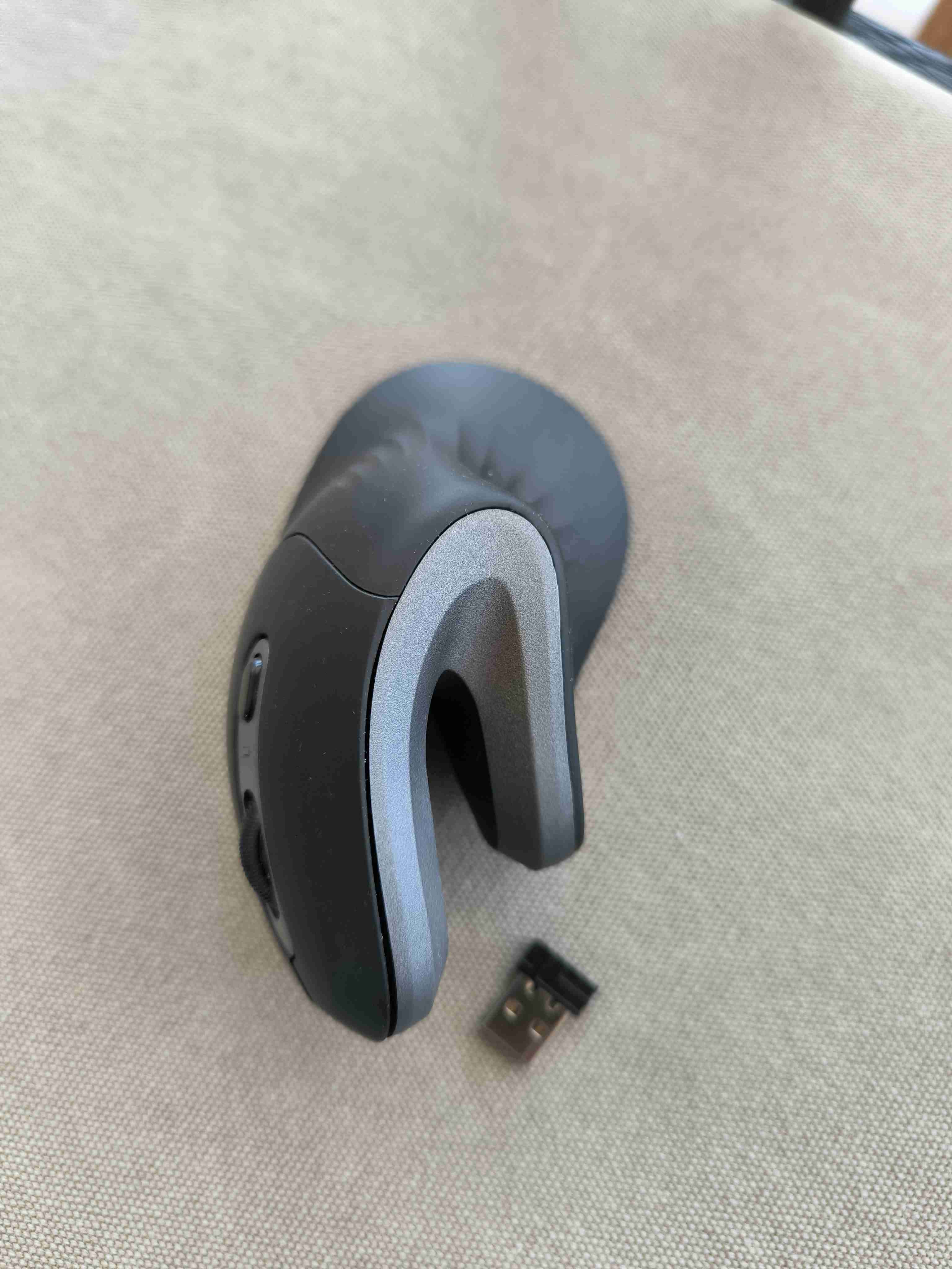 Mouse inalámbrico Trust Ergonómico - miniatura 2