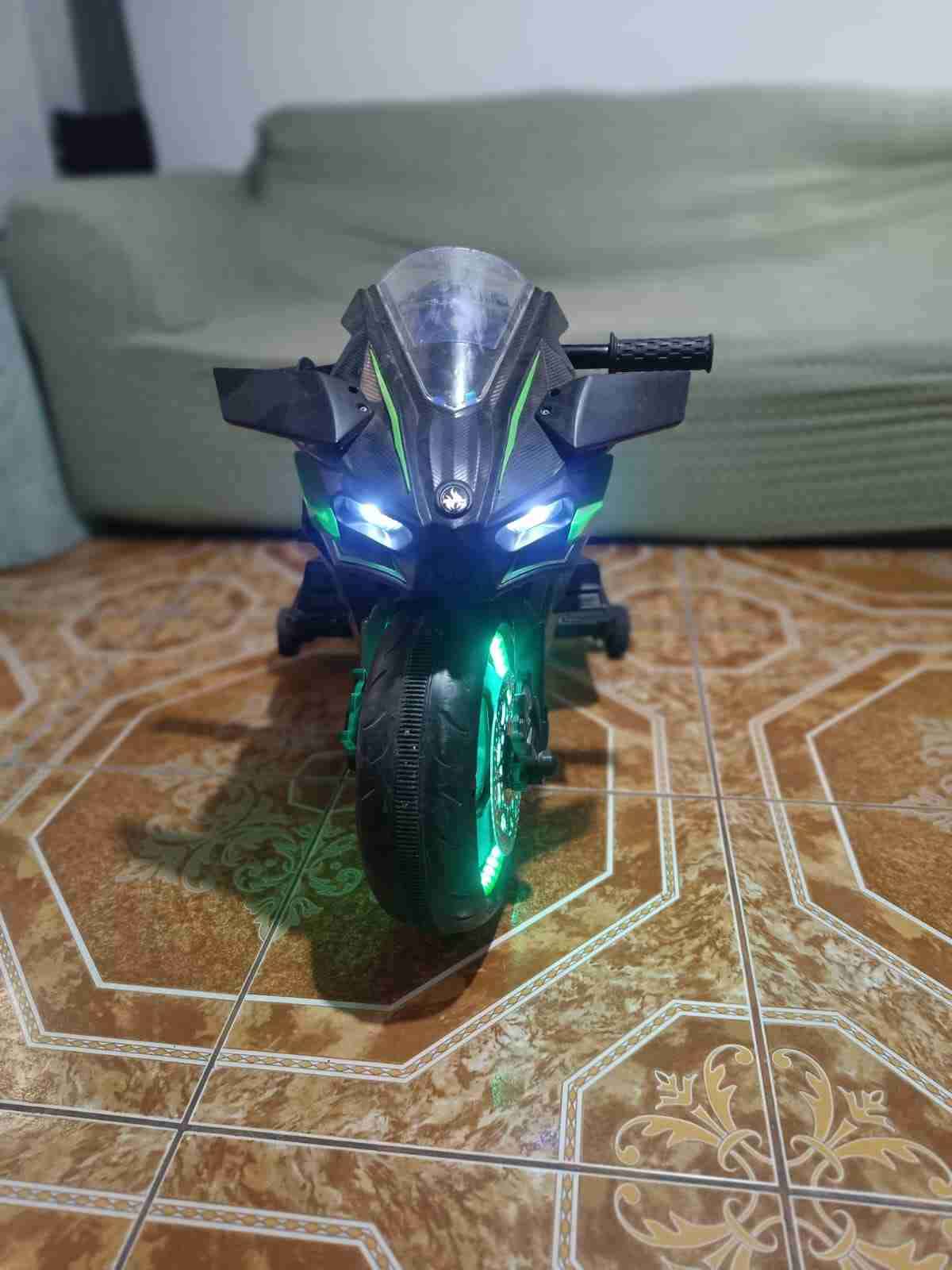 Moto eléctrica infantil negra - miniatura 2