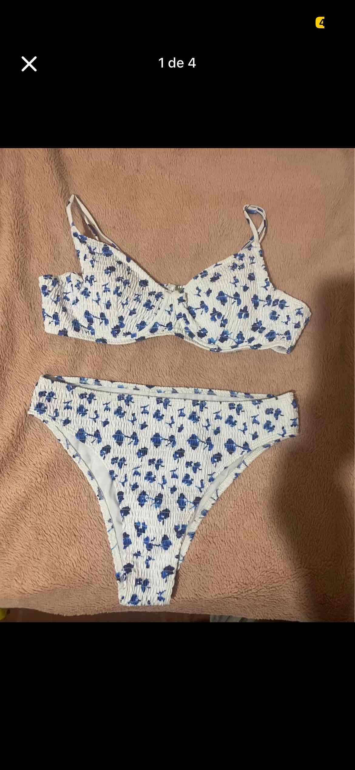 Bikini blanco con flores azules - miniatura 1