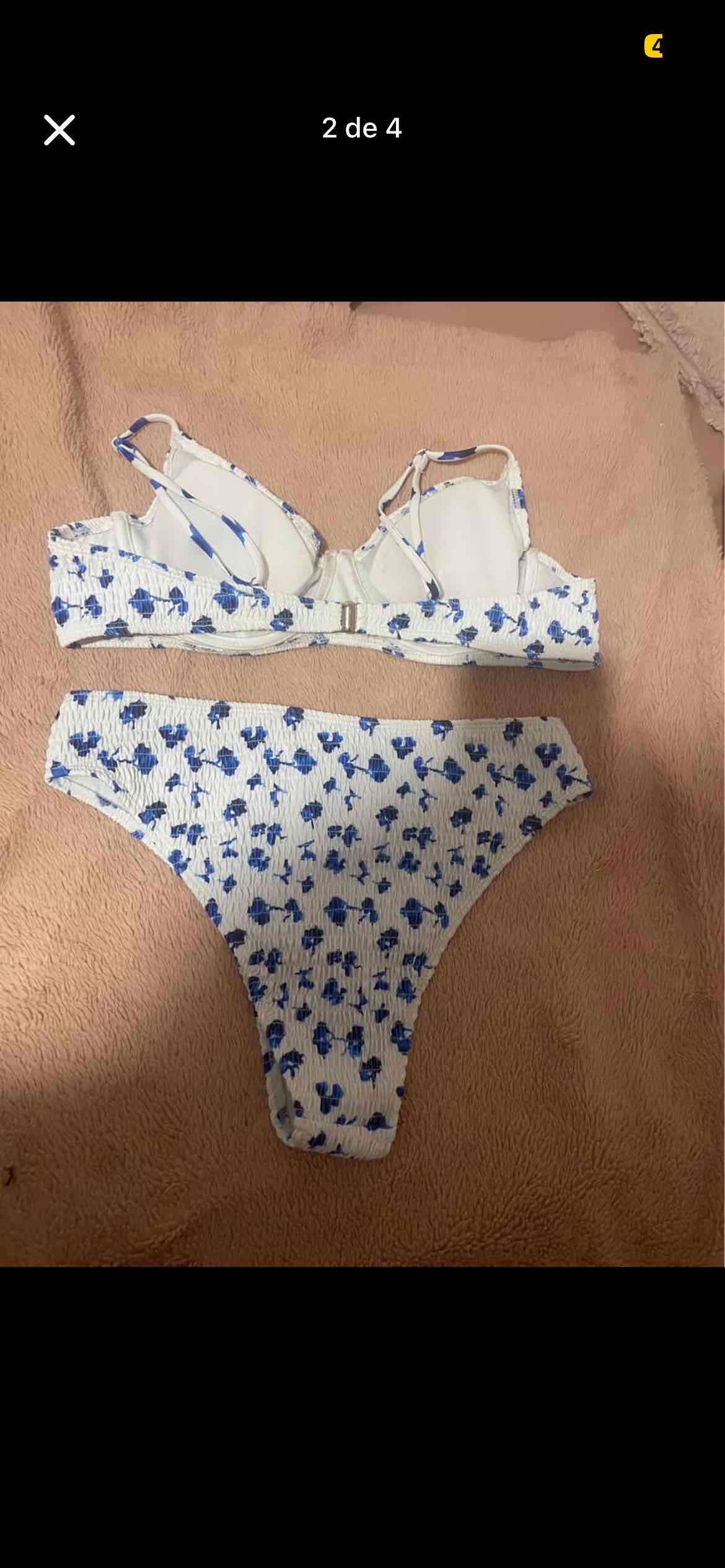 Bikini blanco con flores azules - miniatura 2