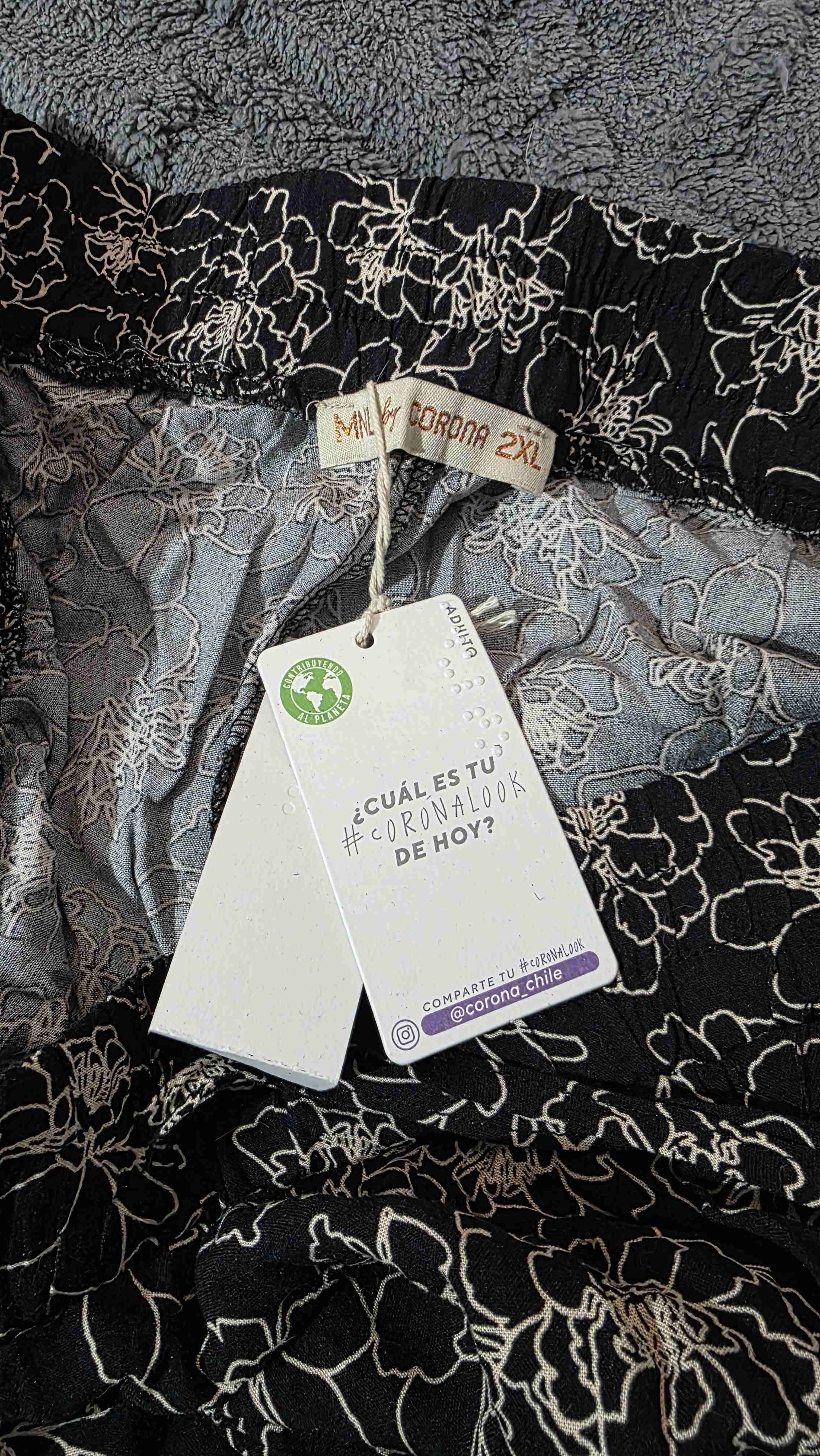 Pantalón floral negro para mujer - miniatura 2