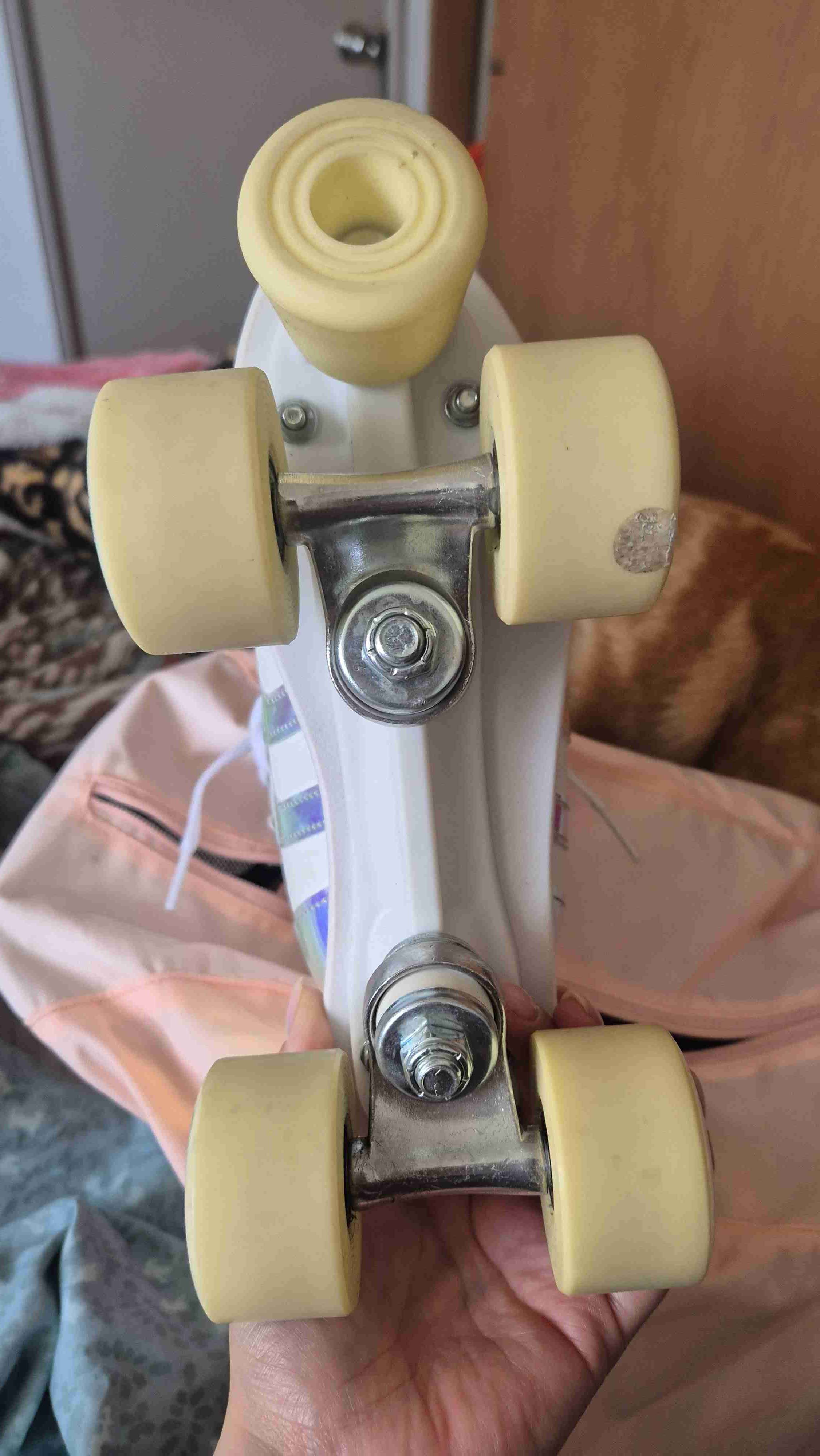 Patines de cuatro ruedas blancos iridiscentes - miniatura 2