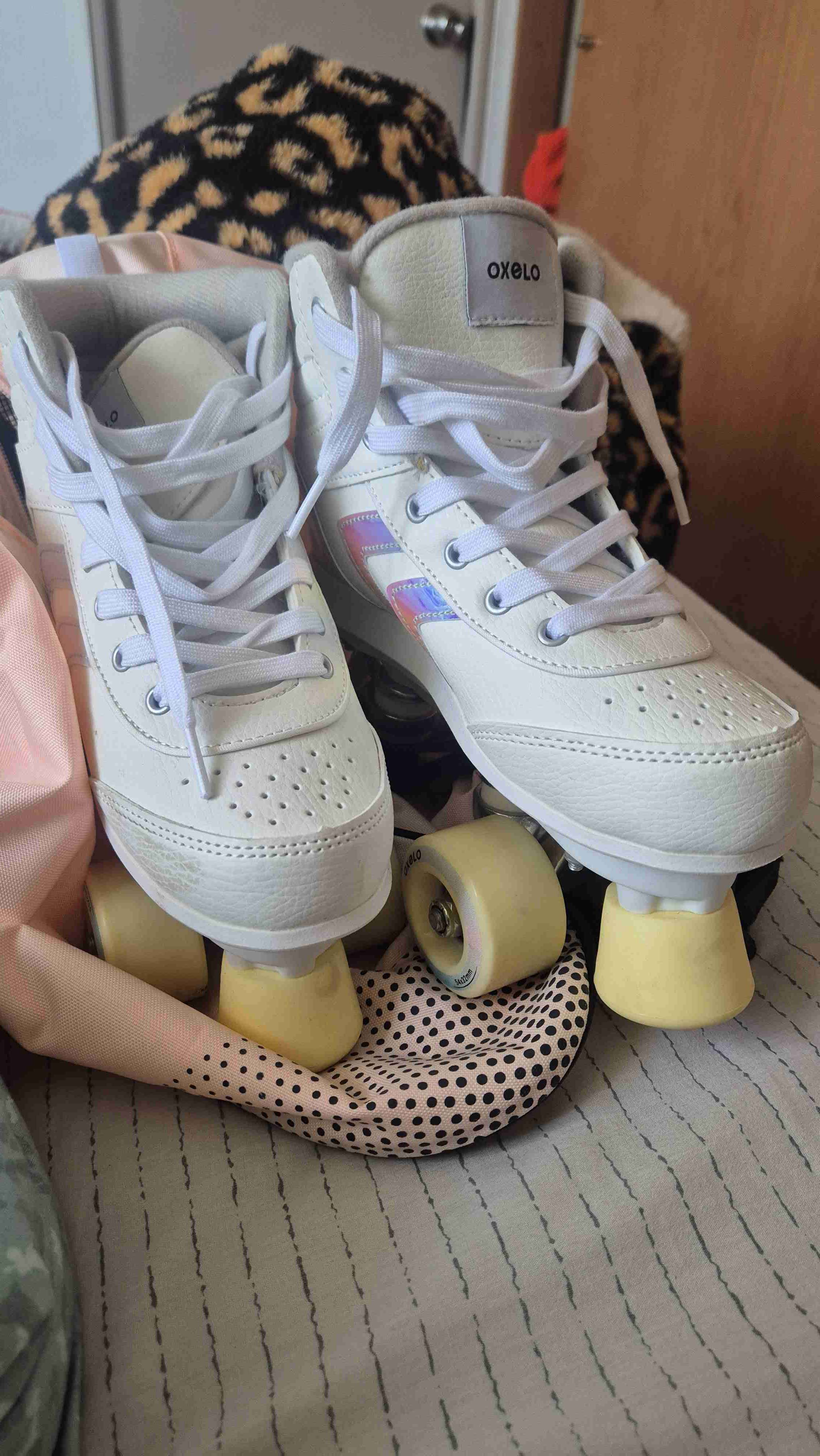 Patines de cuatro ruedas blancos iridiscentes - miniatura 4