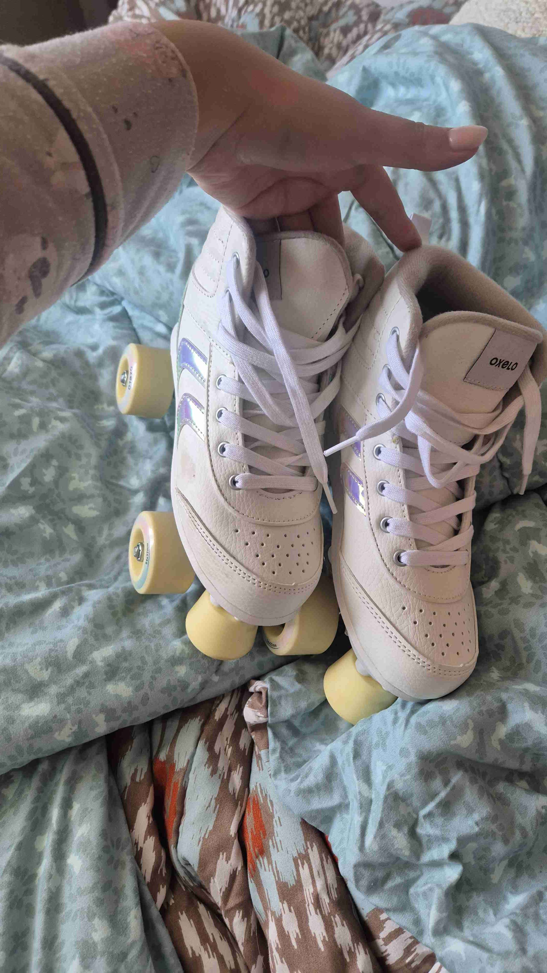 Patines de cuatro ruedas blancos iridiscentes - miniatura 5