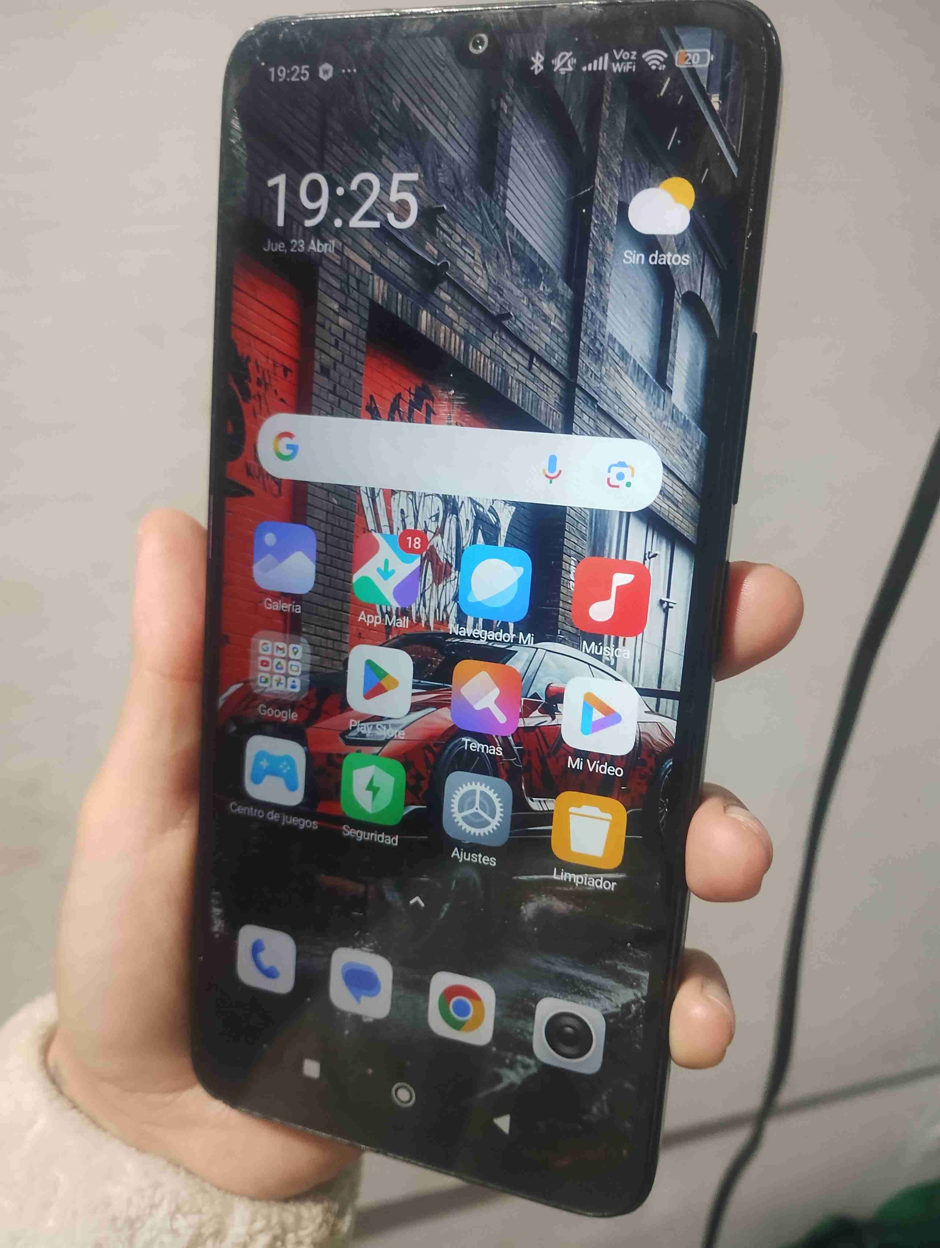 Redmi 13 c detalle en cámara tracera no afecta - miniatura 3