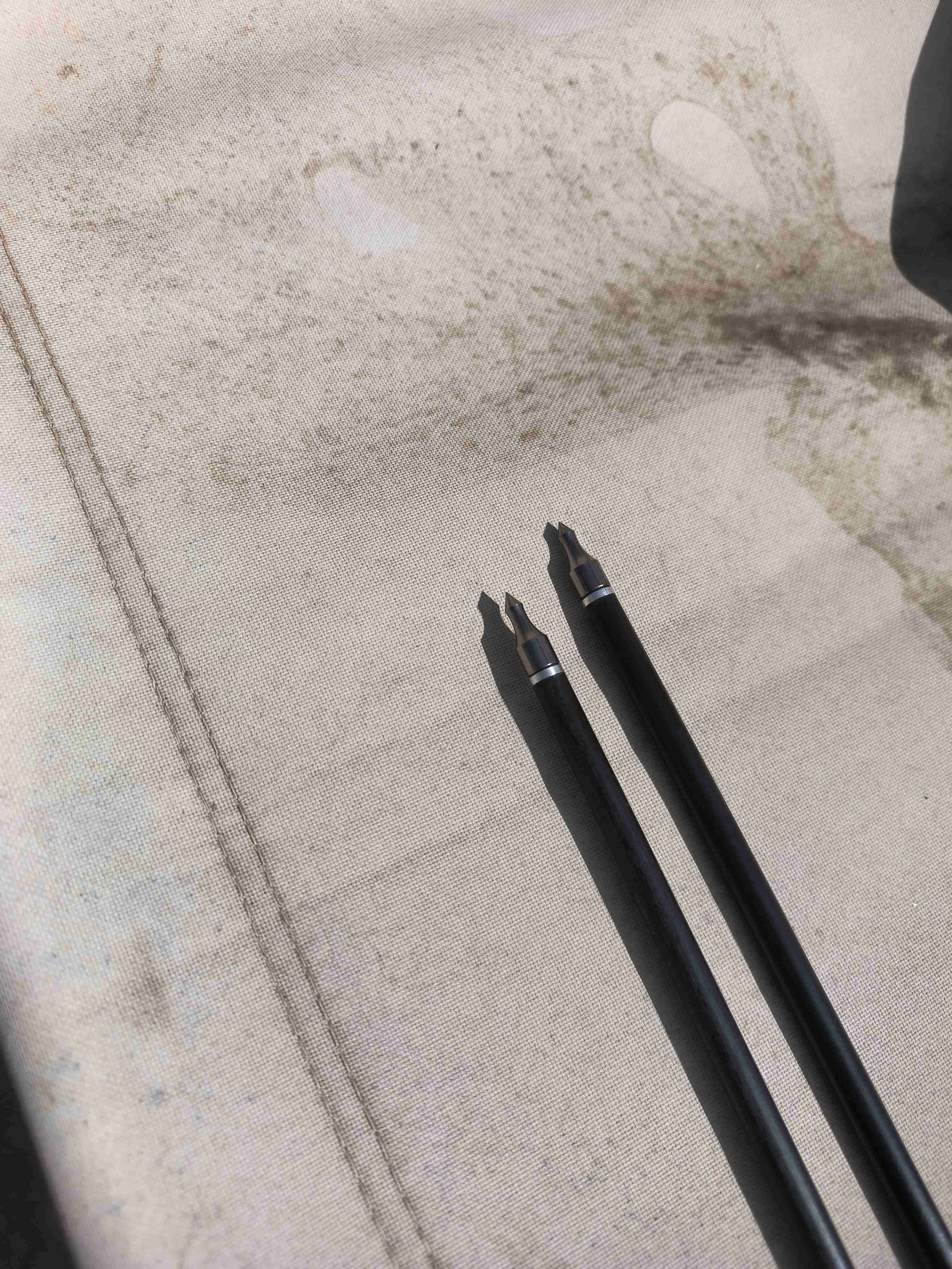 Arco recurvo con flechas - miniatura 3