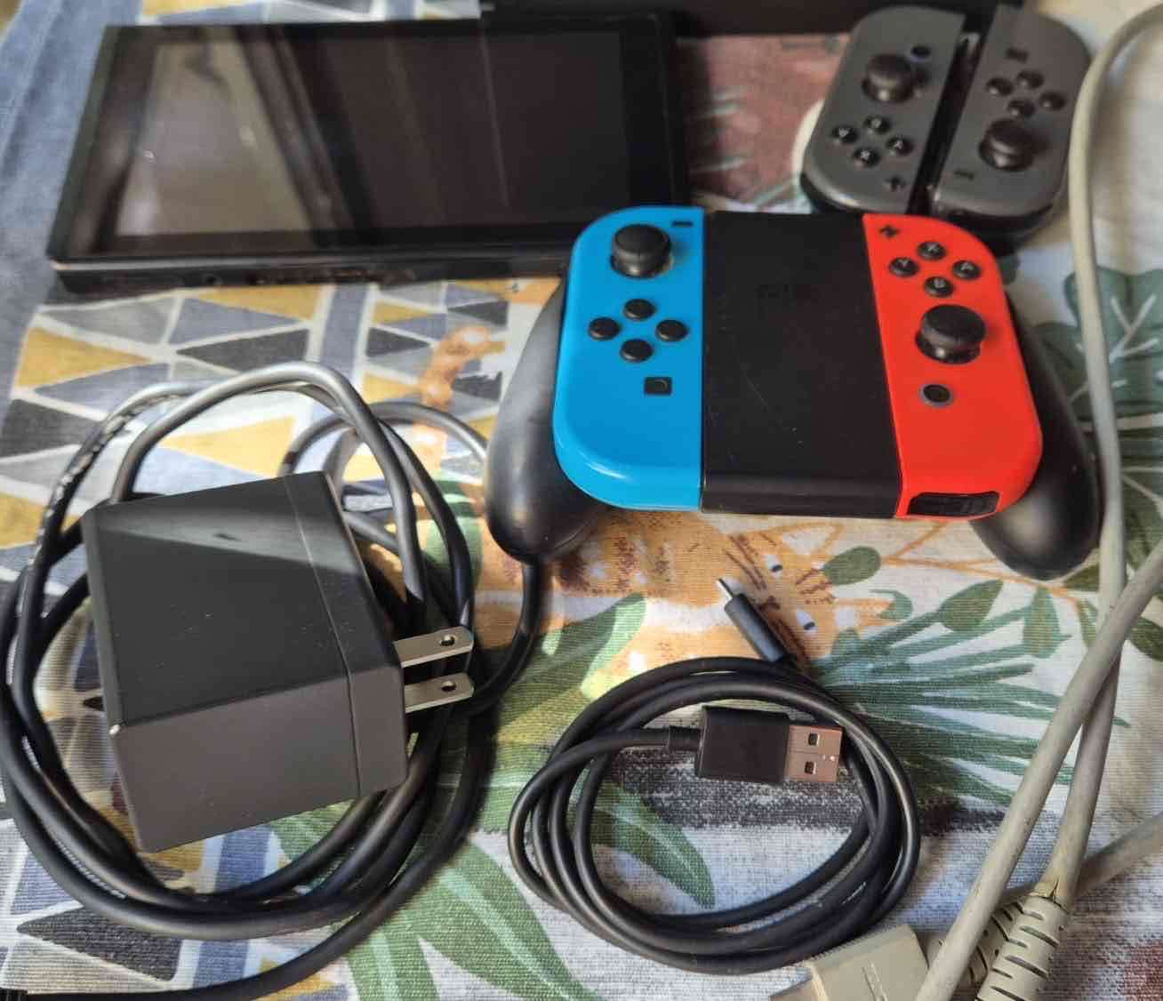 Consola Nintendo Switch con accesorios - miniatura 1