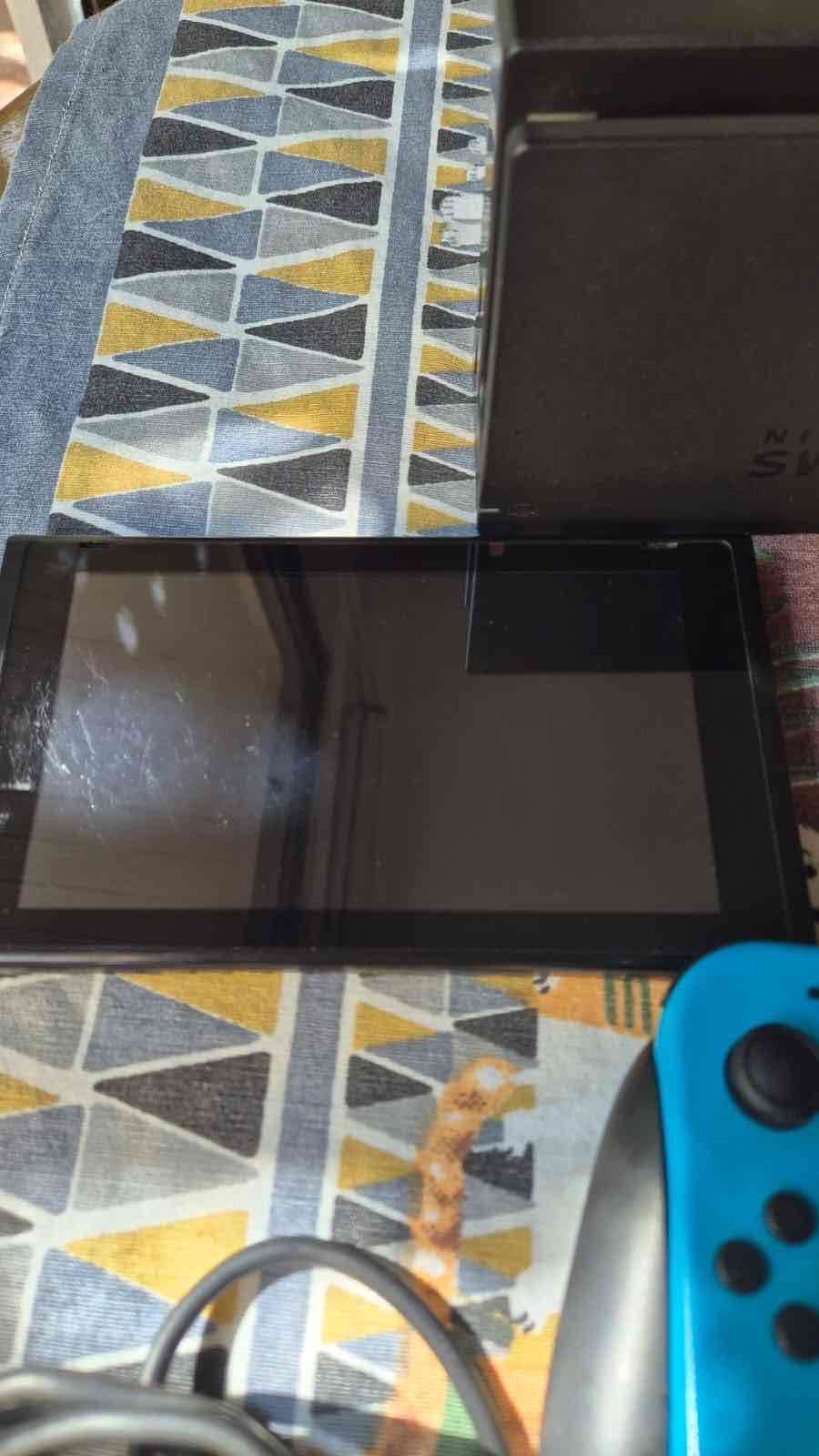 Consola Nintendo Switch con accesorios - miniatura 3