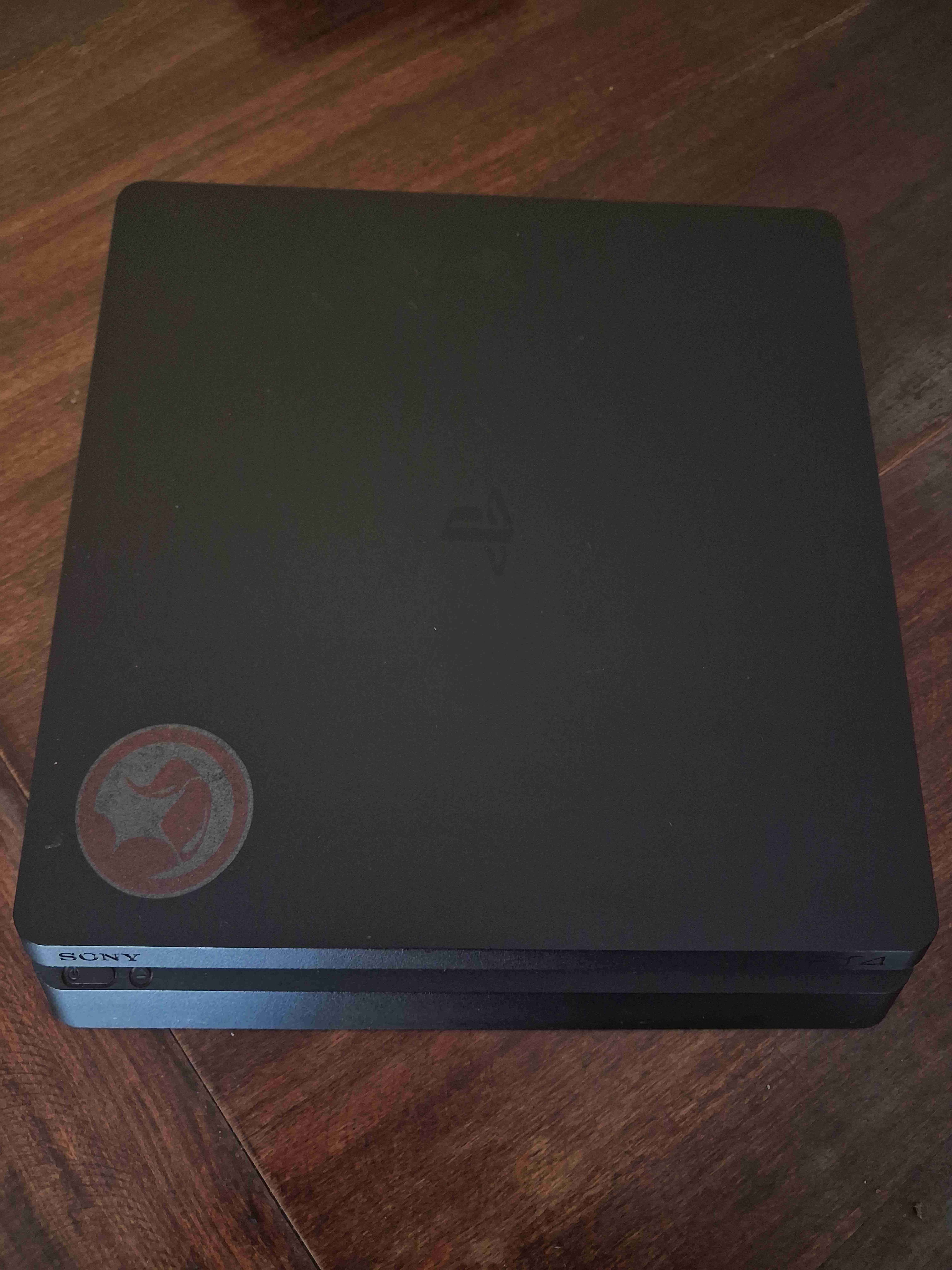 PS4 Slim 1TB con control - miniatura 2