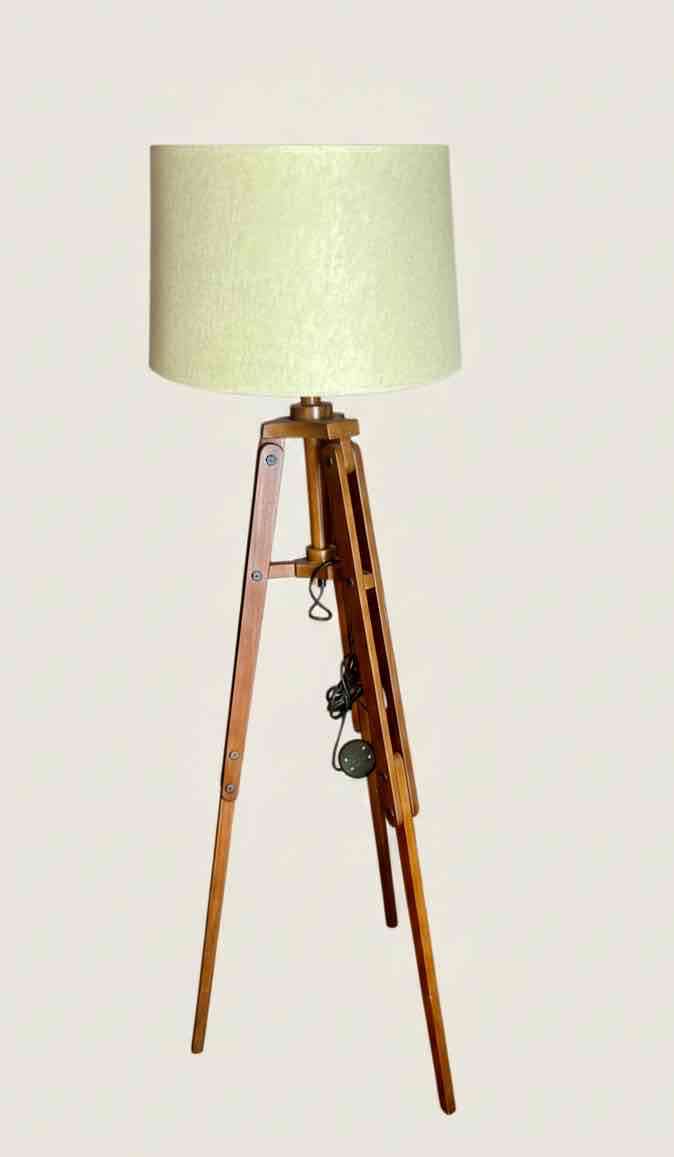 Lámpara de pie trípode - miniatura 1