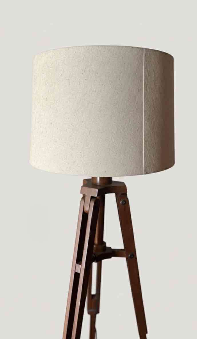 Lámpara de pie trípode - miniatura 3