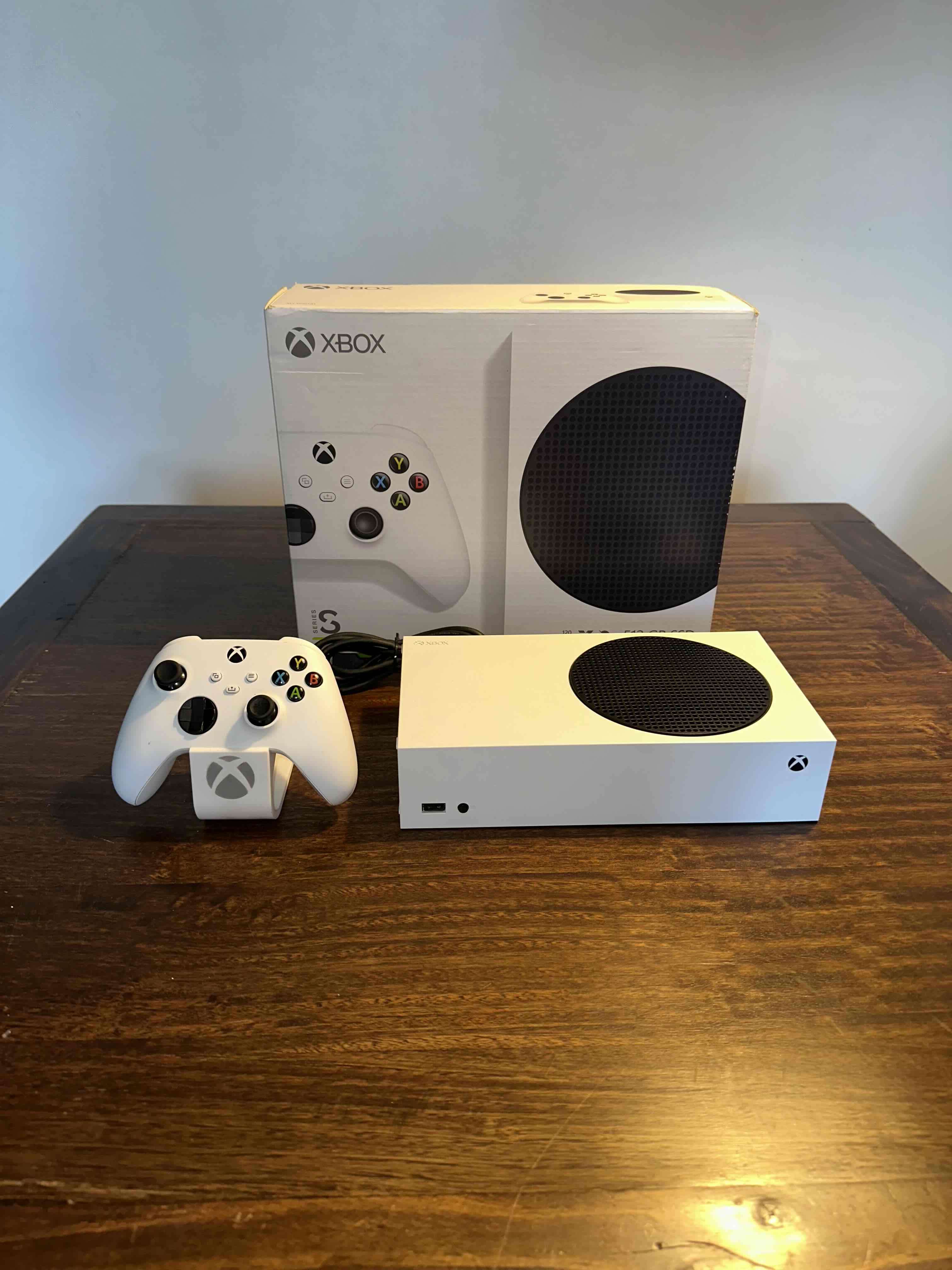 Xbox Series S 512GB Blanco Excelente Estado - miniatura 2