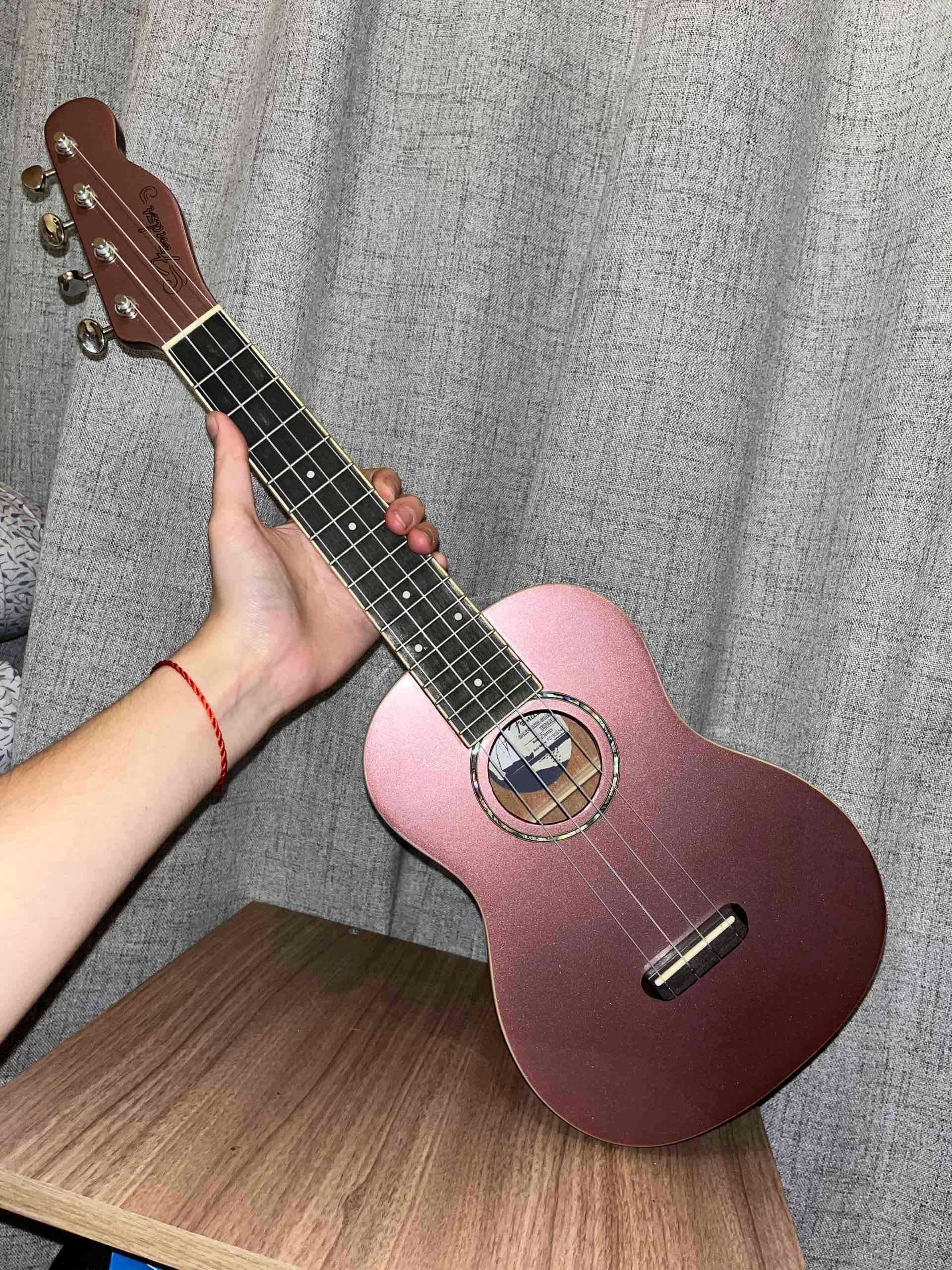 Ukulele Fender Concierto Rosado - miniatura 1