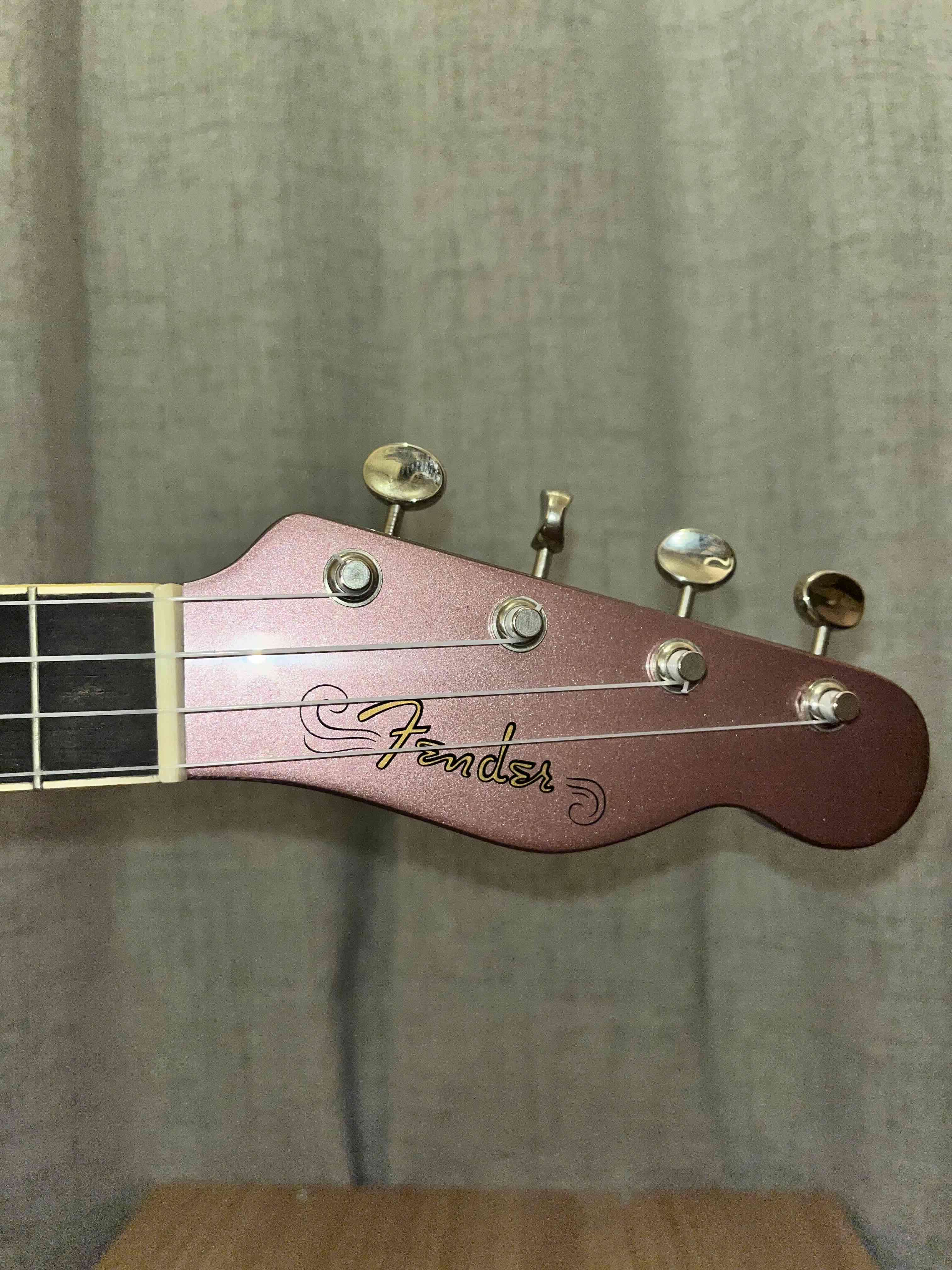 Ukulele Fender Concierto Rosado - miniatura 2