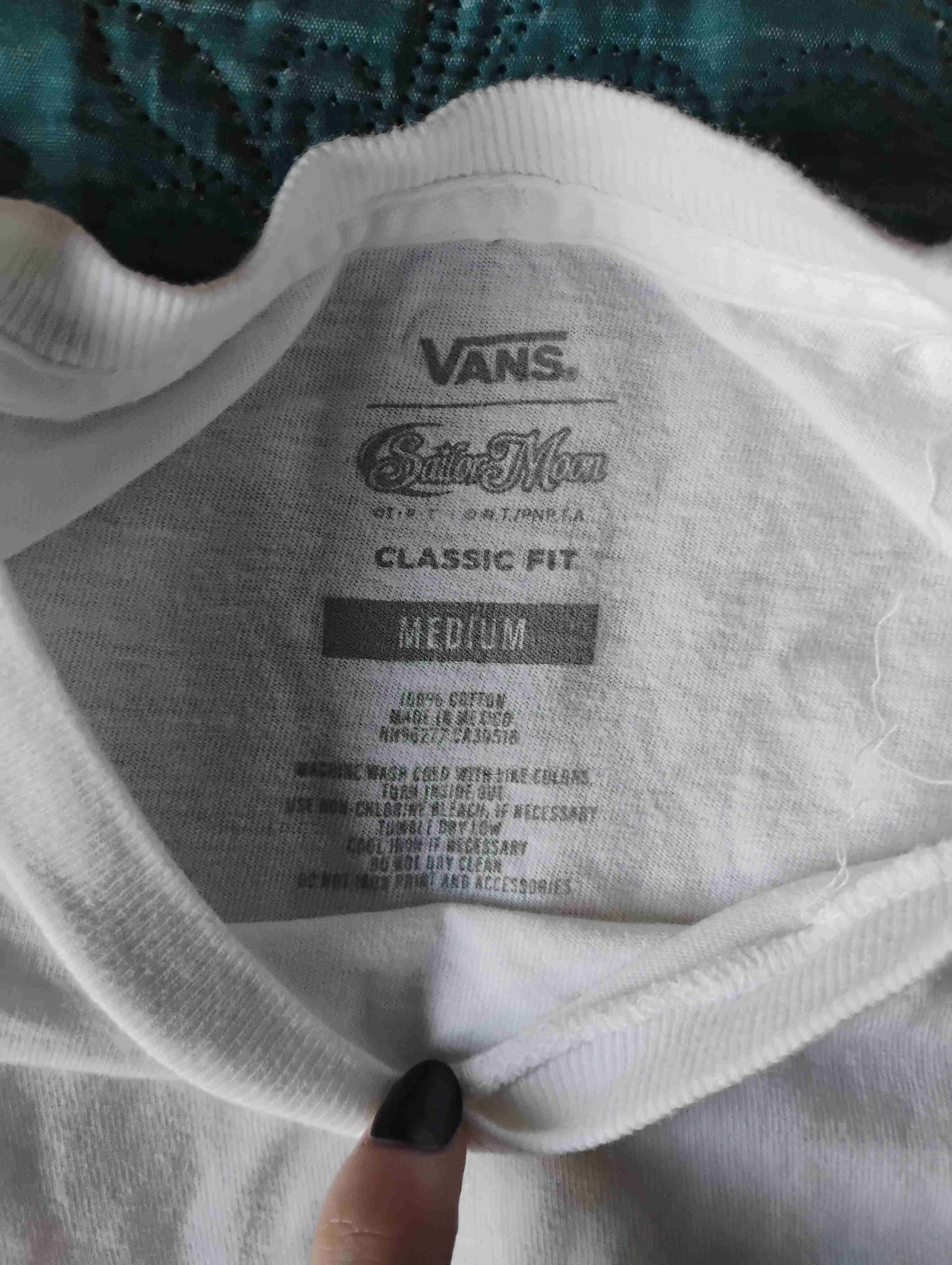 Polera Vans Sailor Moon blanca EDICIÓN LIMITADA - miniatura 3